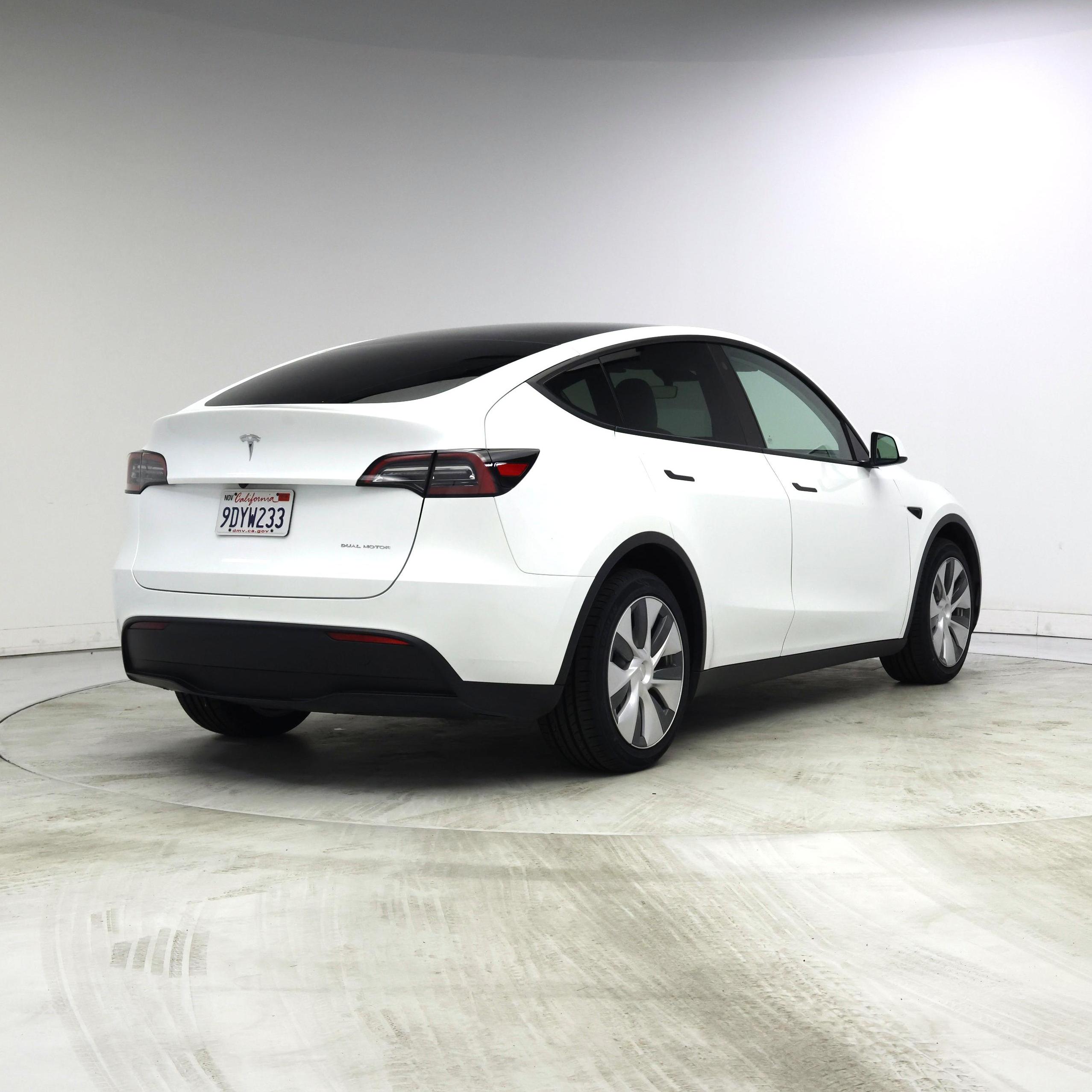 Thumbnail: 2023 Tesla Model Y - 8