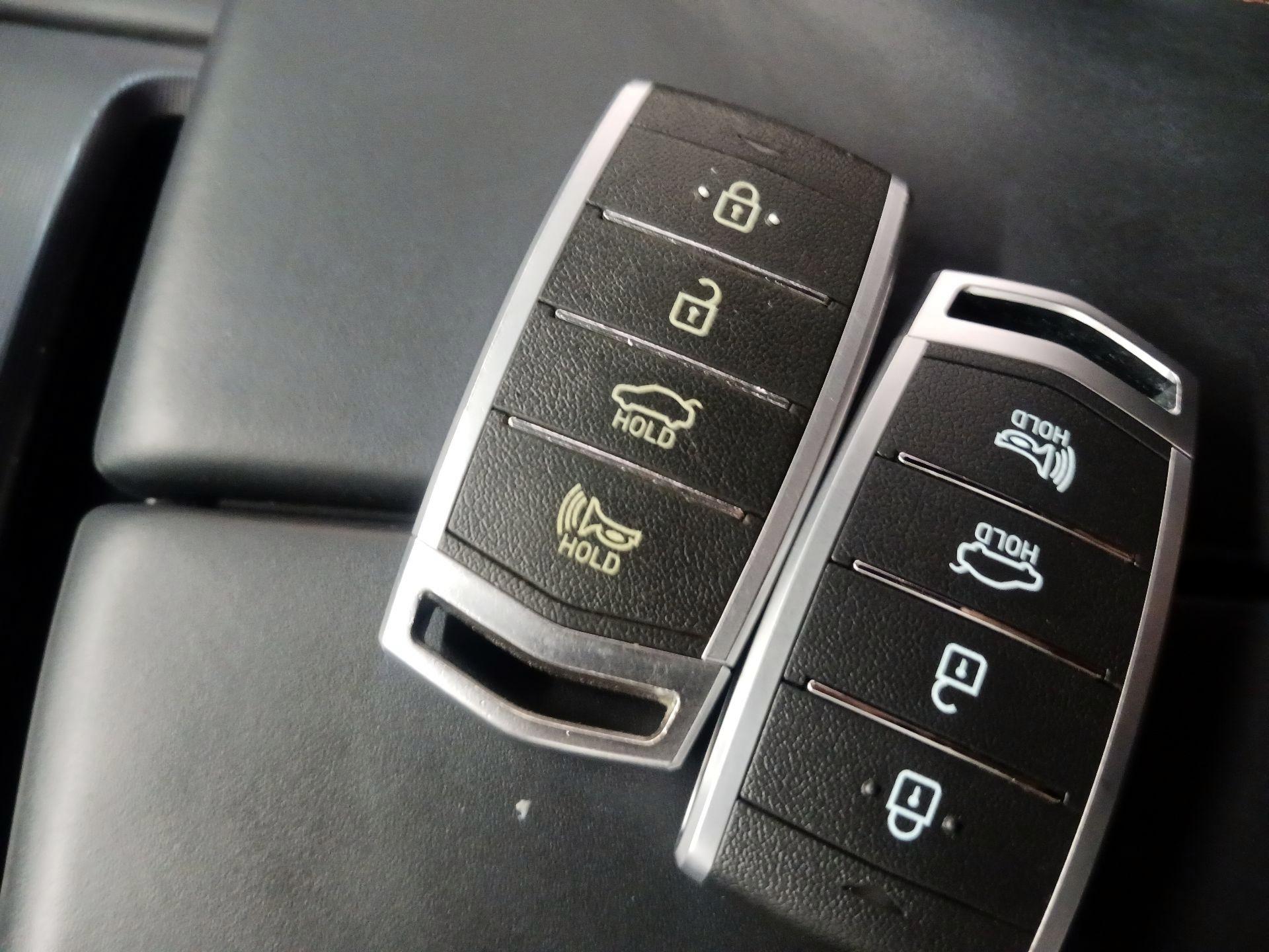 Thumbnail: 2018 Genesis G80 - 18