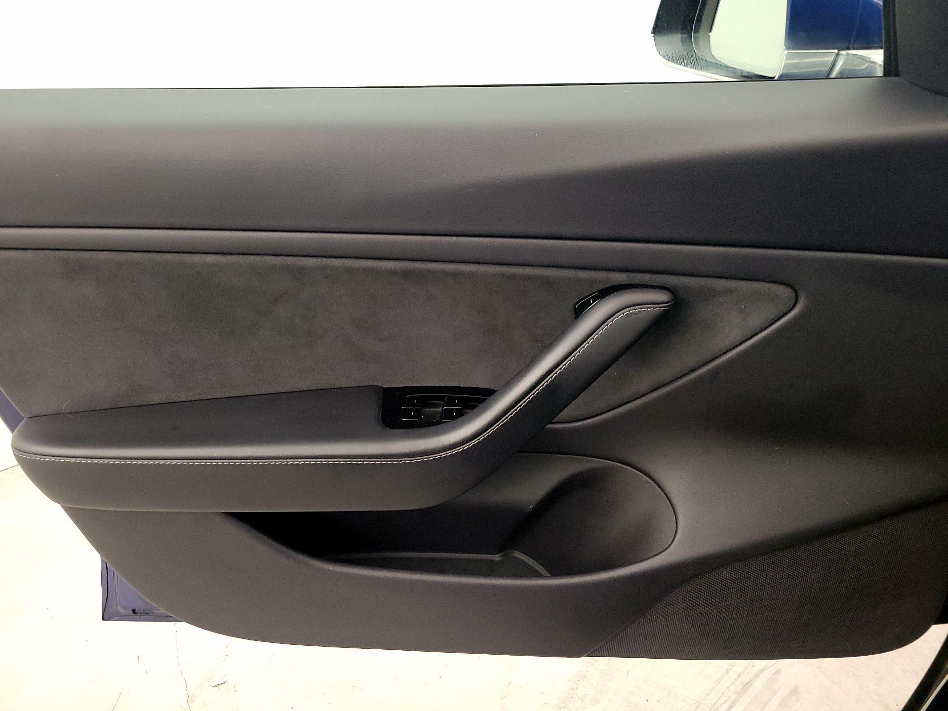 Thumbnail: 2020 Tesla Model 3 - 12