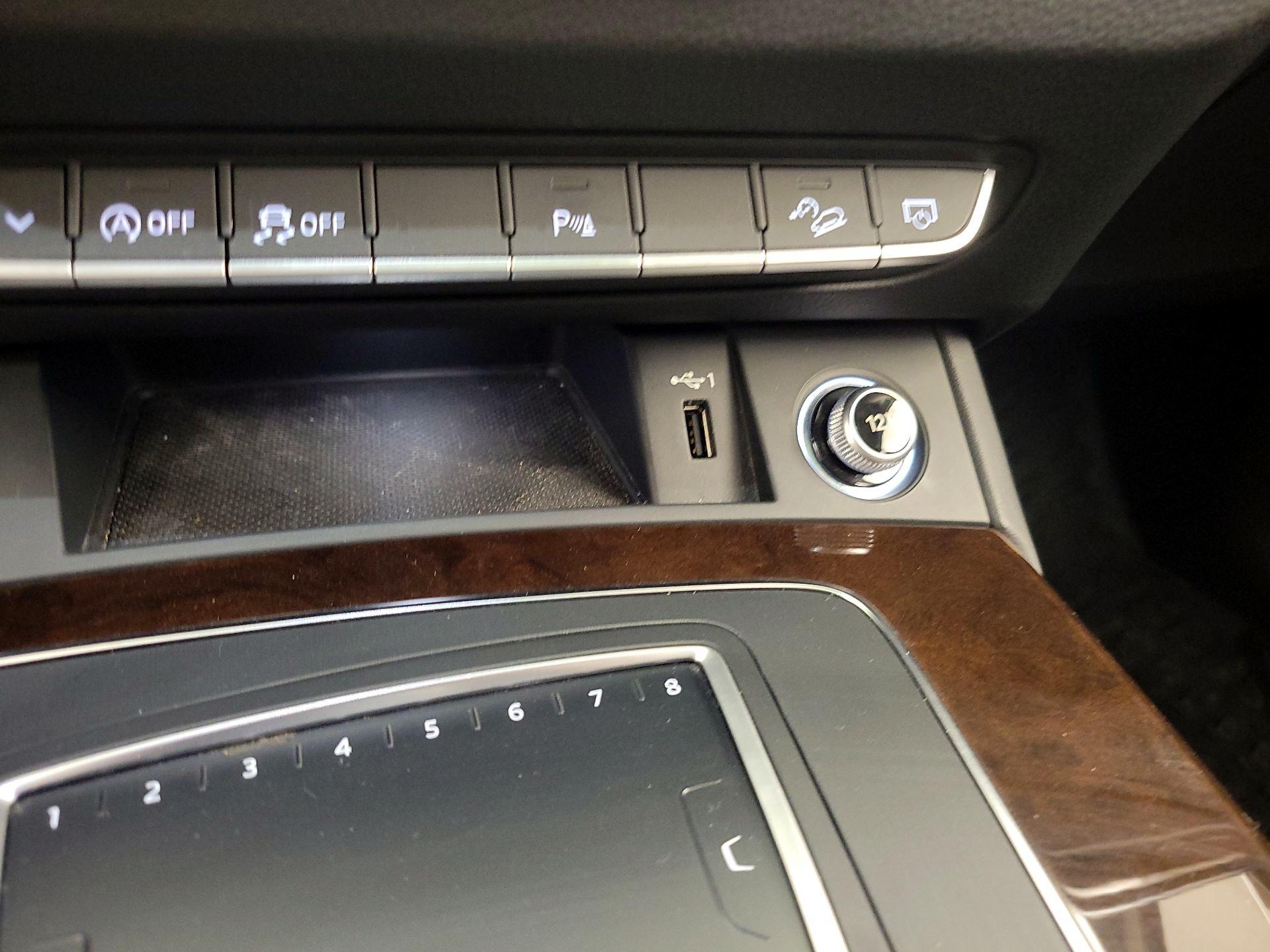 Thumbnail: 2019 Audi Q5 - 19
