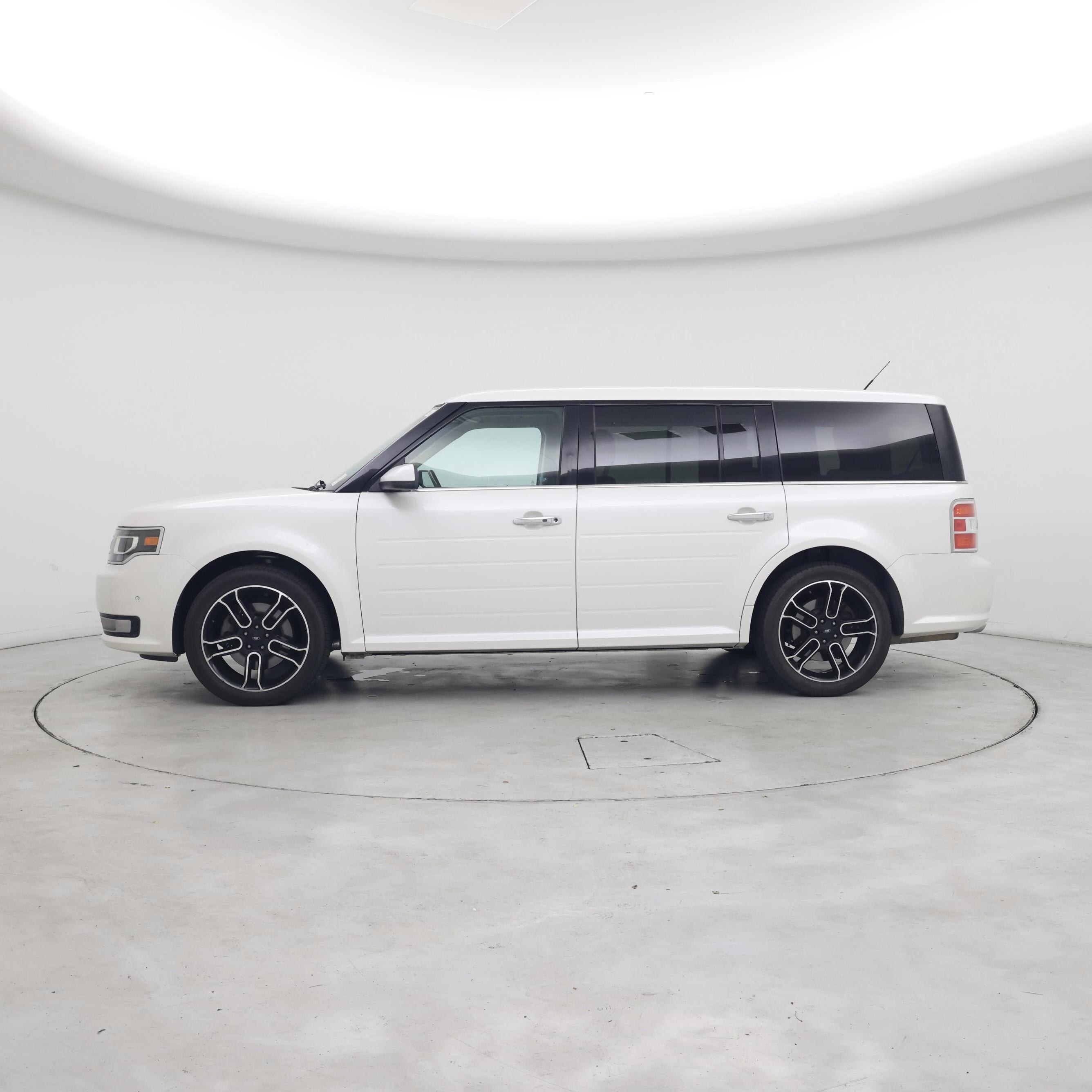 Thumbnail: 2014 Ford Flex - 3