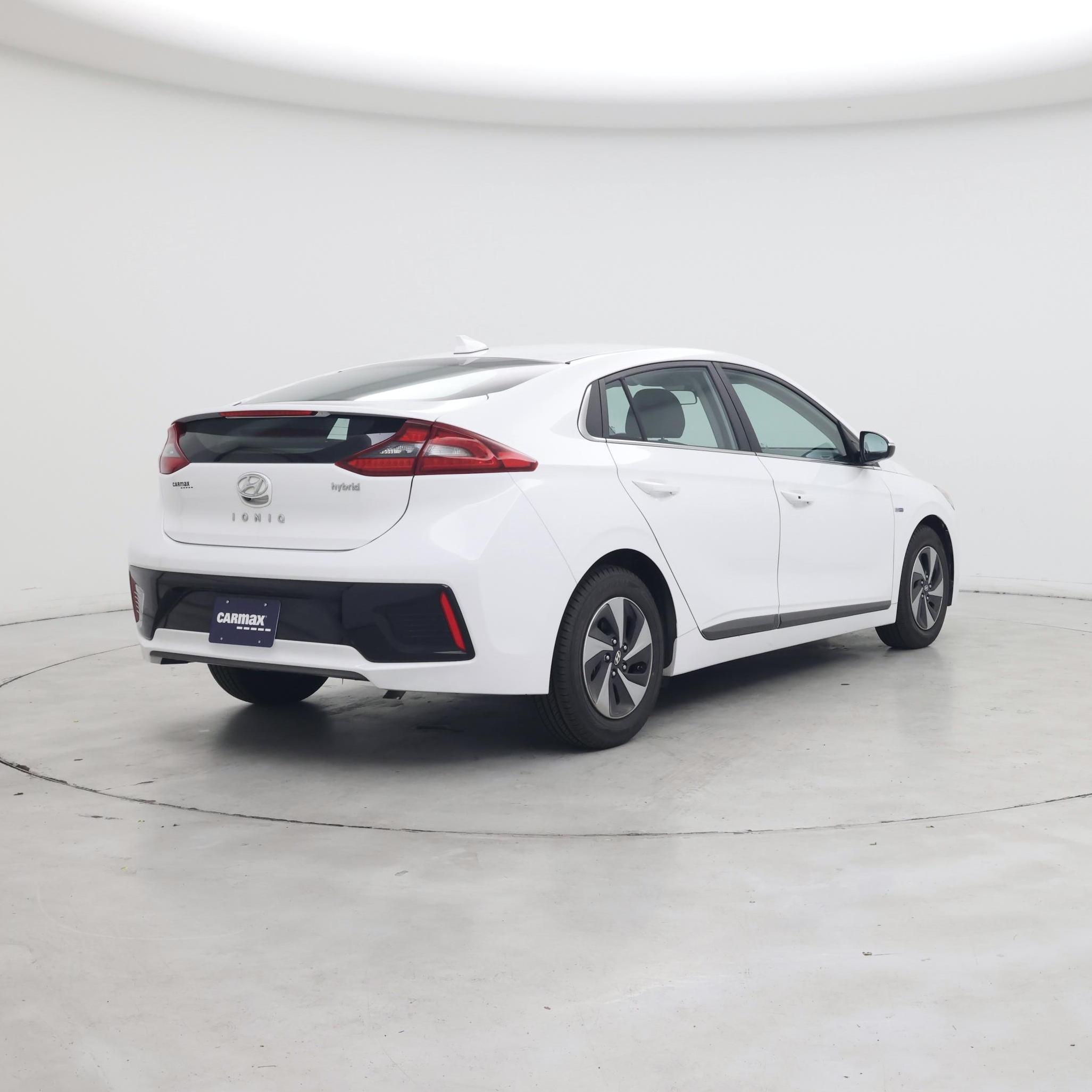 Thumbnail: 2019 Hyundai Ioniq - 8