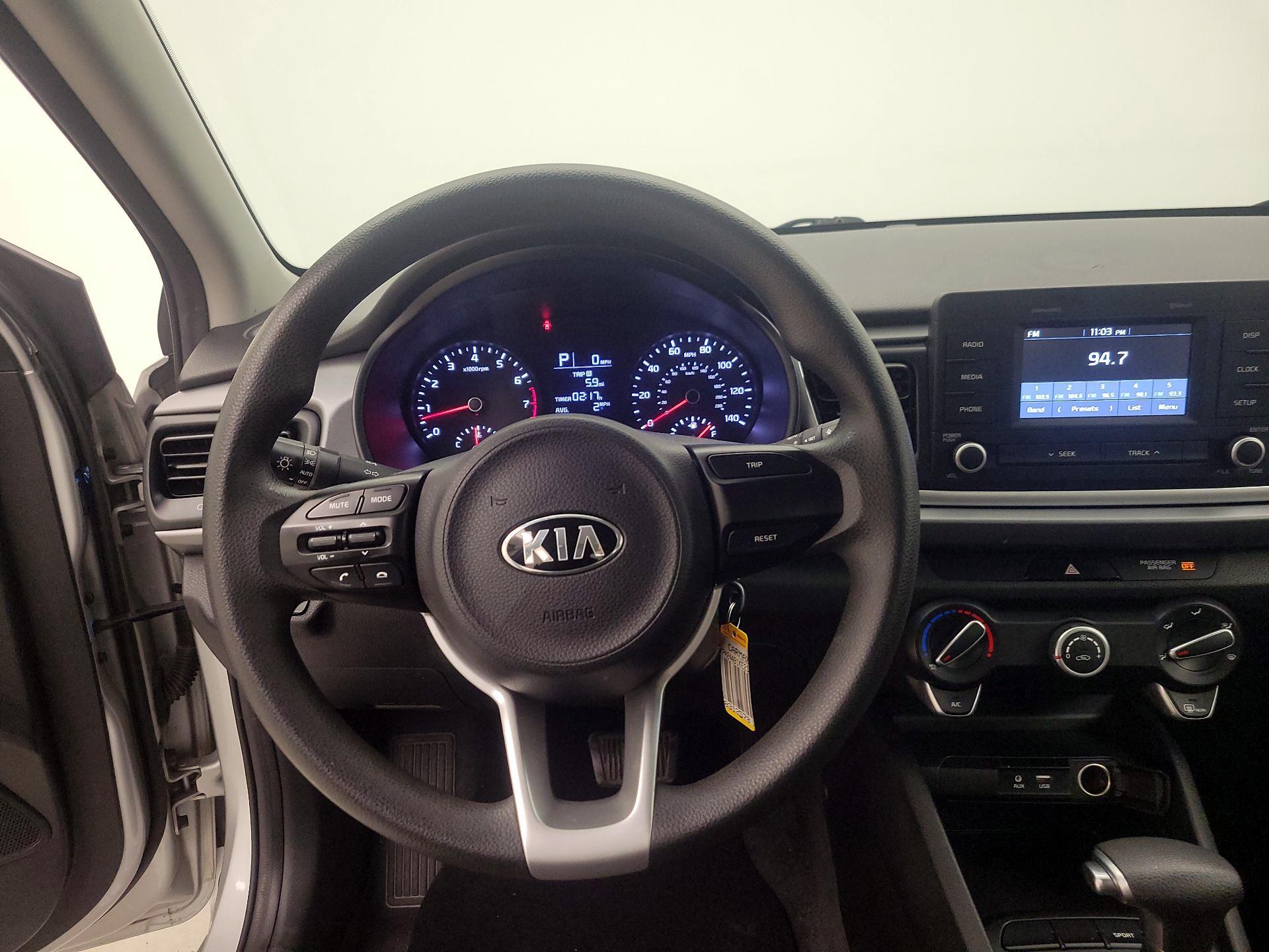 Thumbnail: 2019 Kia Rio - 10
