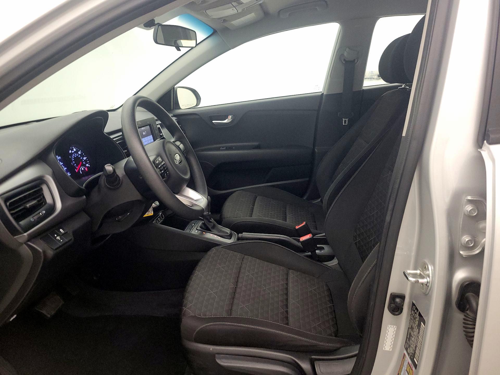 Thumbnail: 2019 Kia Rio - 11
