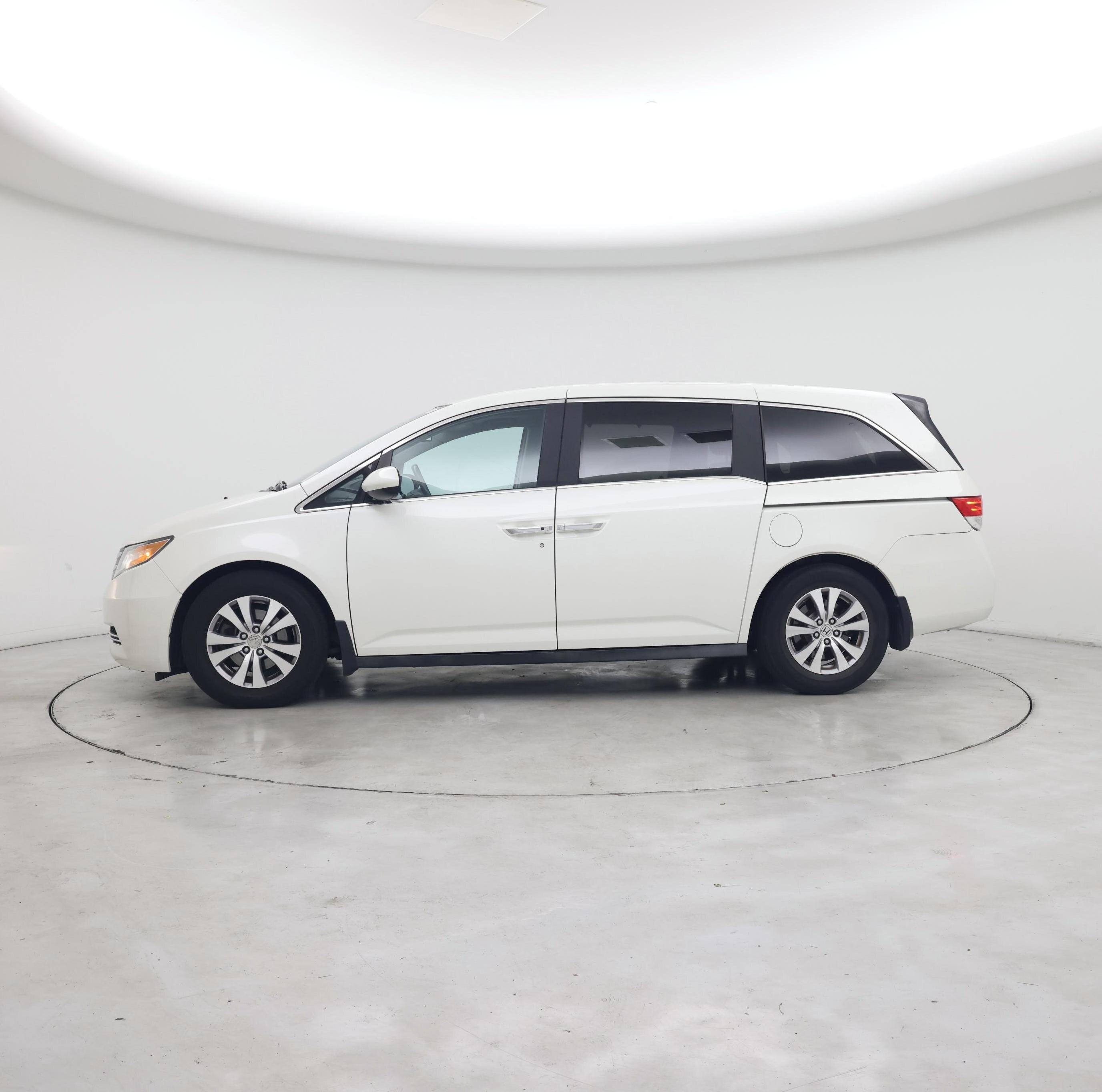 Thumbnail: 2015 Honda Odyssey - 3