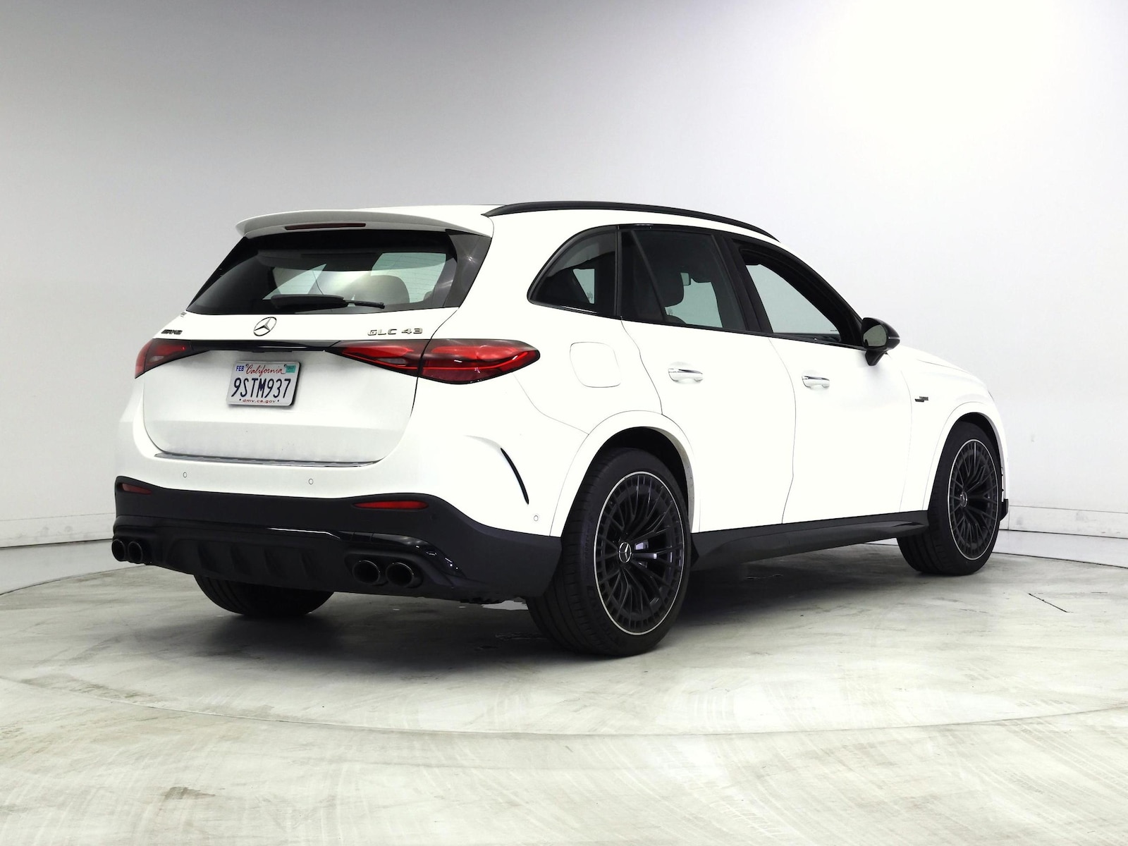 2025 Mercedes-Benz GLC AMG GLC43 - Photo 9