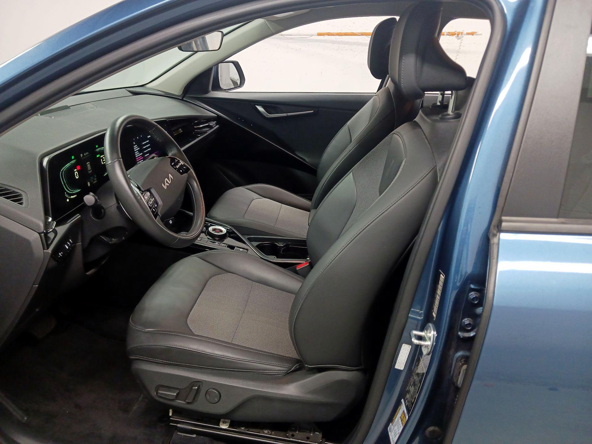 Thumbnail: 2023 Kia Niro - 9