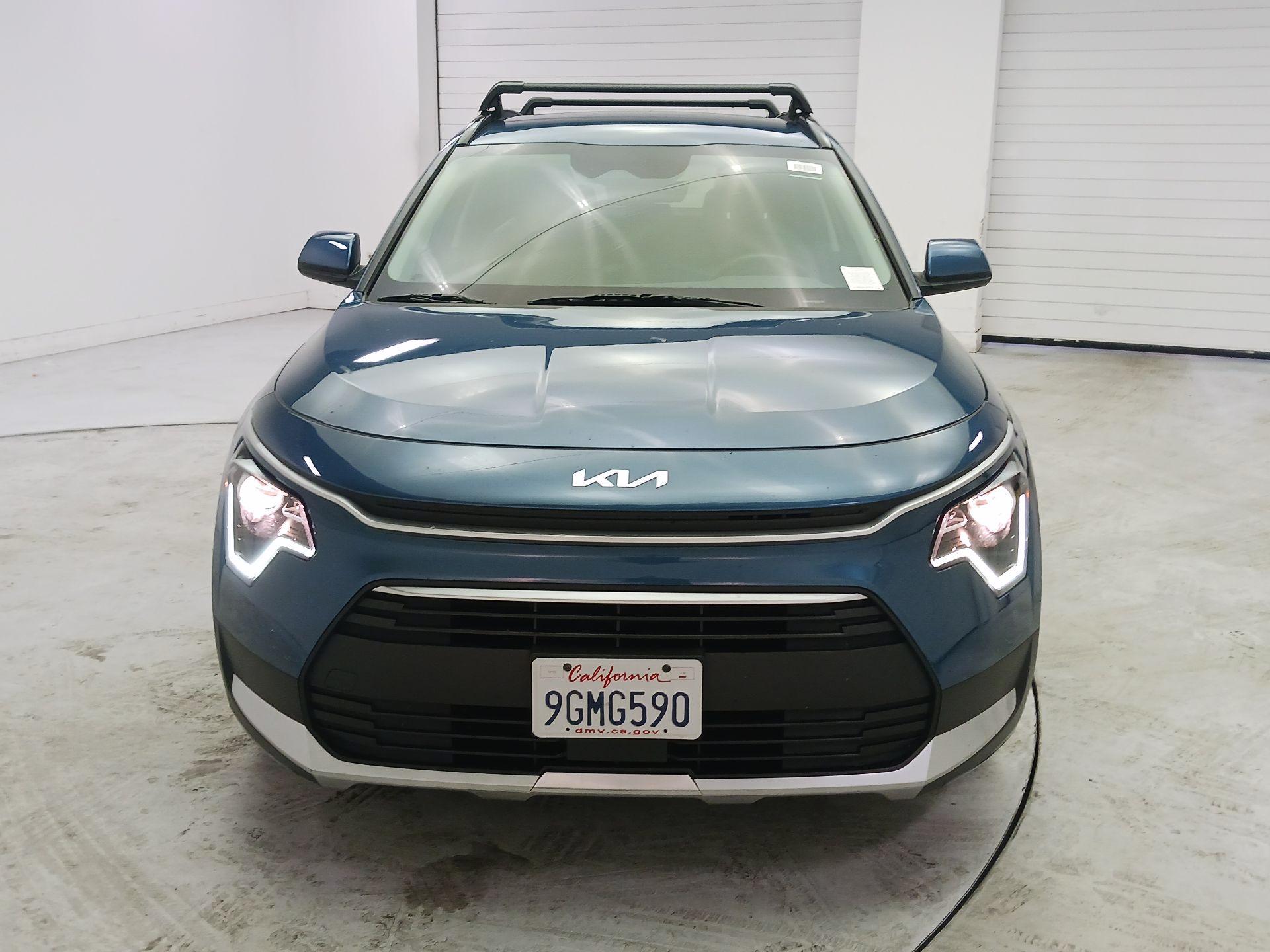 Thumbnail: 2023 Kia Niro - 2
