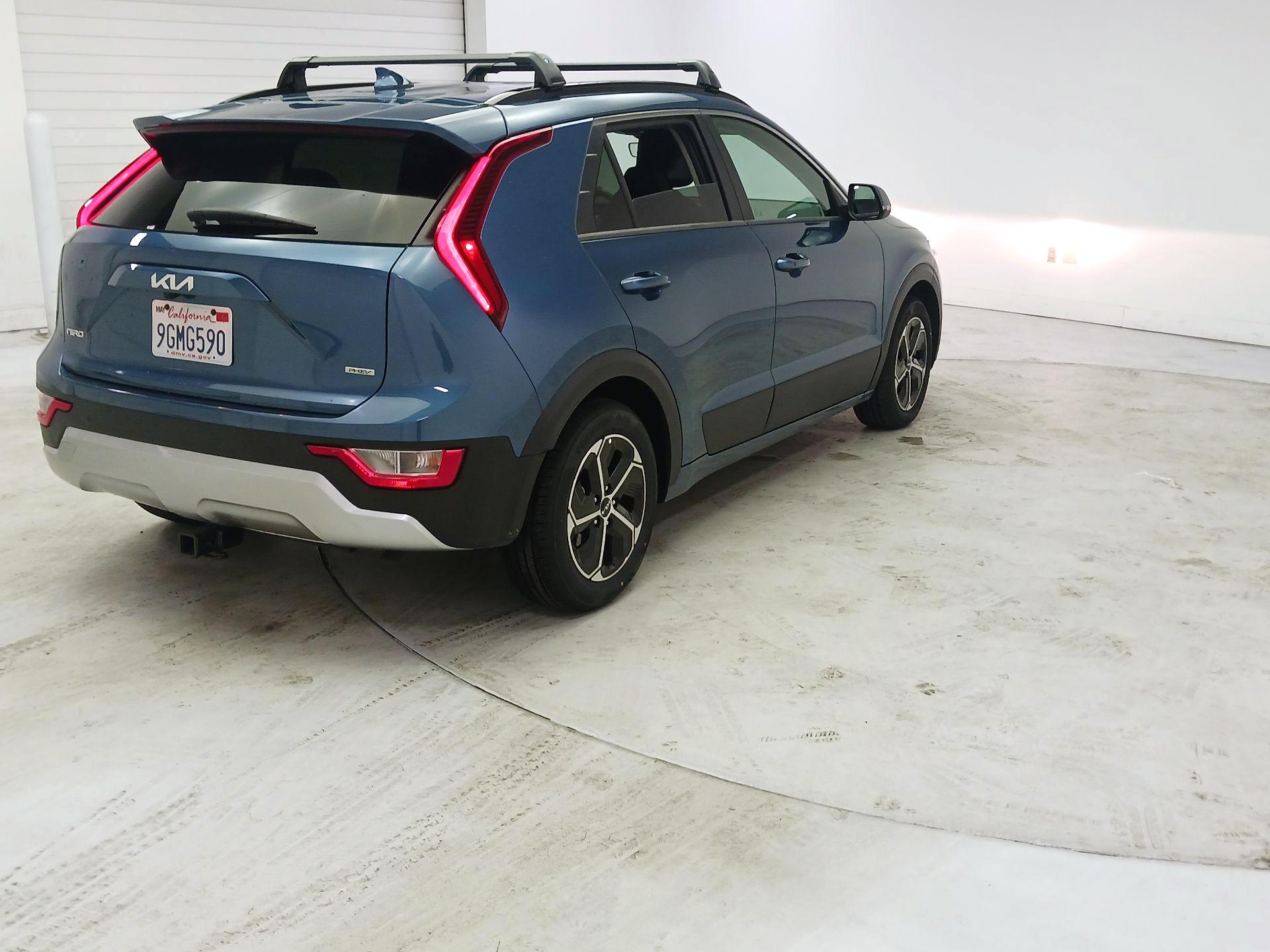 Thumbnail: 2023 Kia Niro - 5
