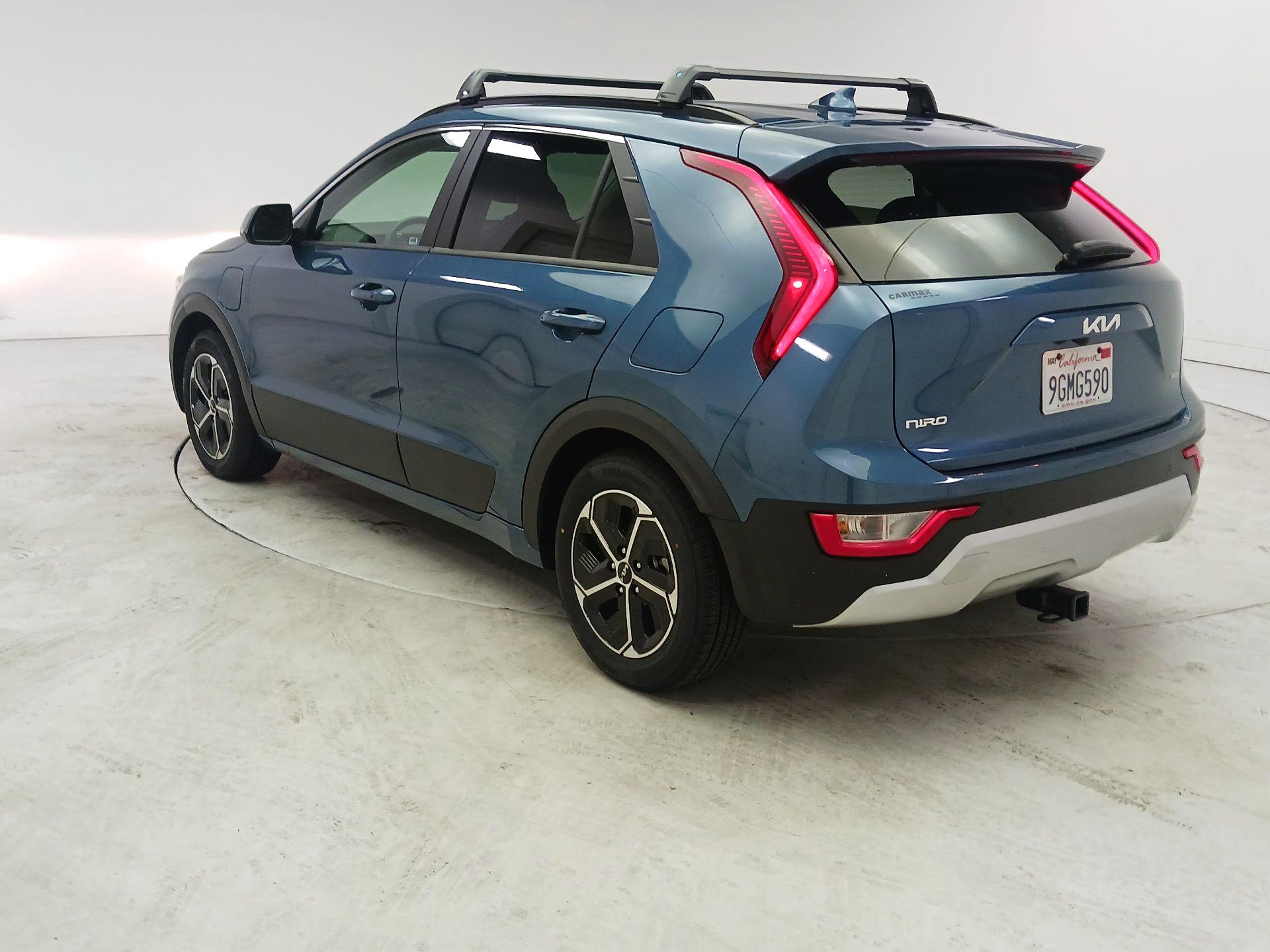 Thumbnail: 2023 Kia Niro - 7