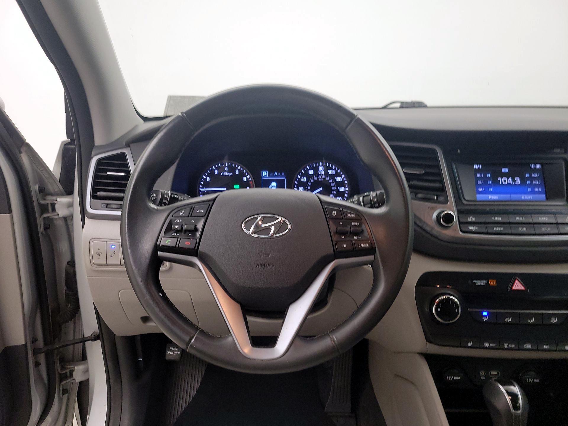 Thumbnail: 2016 Hyundai Tucson - 10
