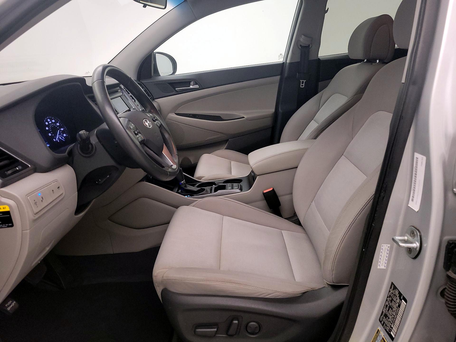 Thumbnail: 2016 Hyundai Tucson - 11