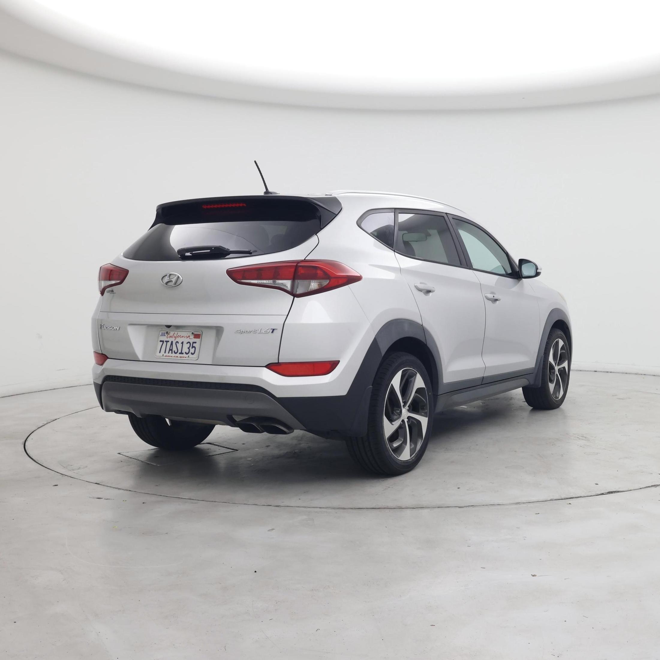 Thumbnail: 2016 Hyundai Tucson - 8
