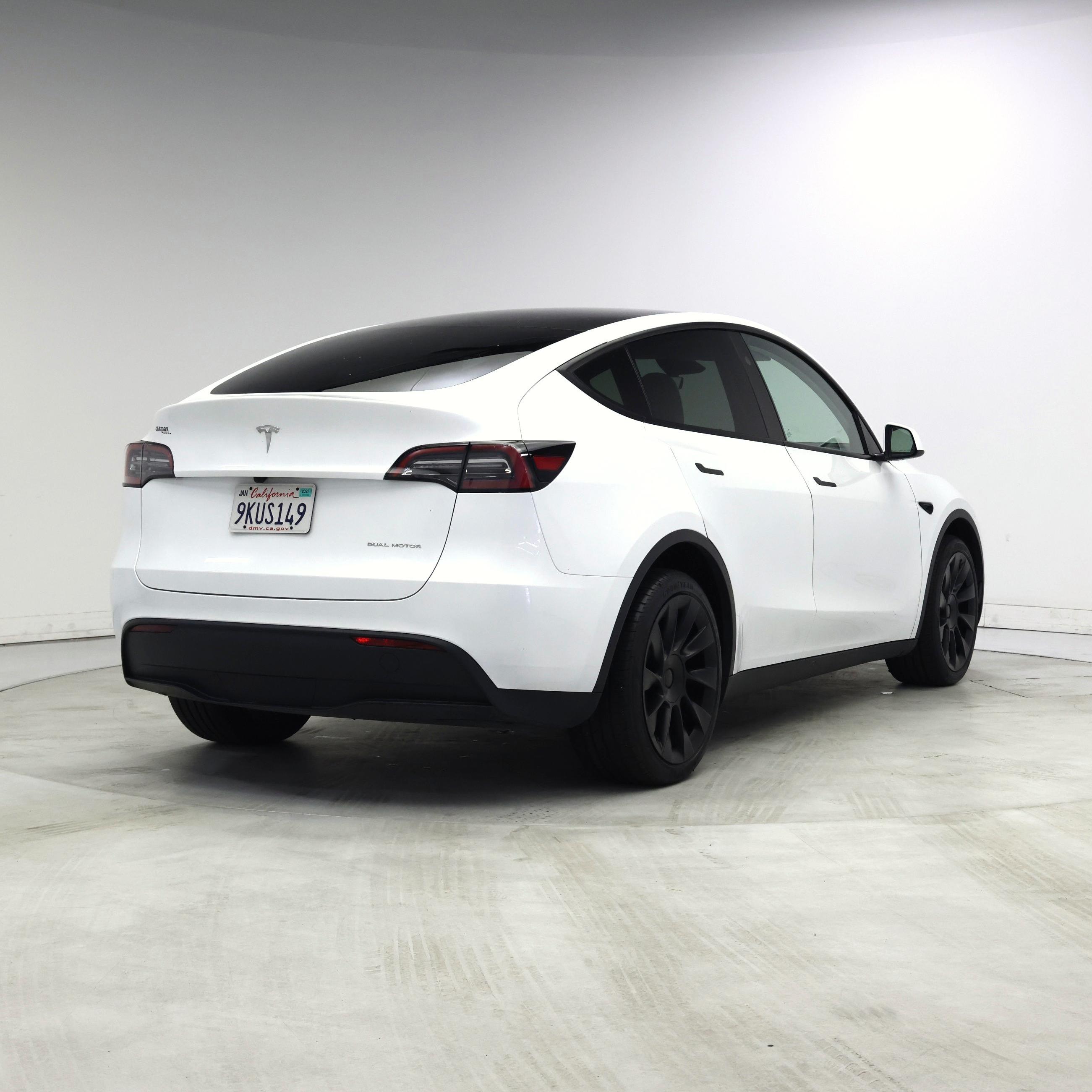 Thumbnail: 2024 Tesla Model Y - 8