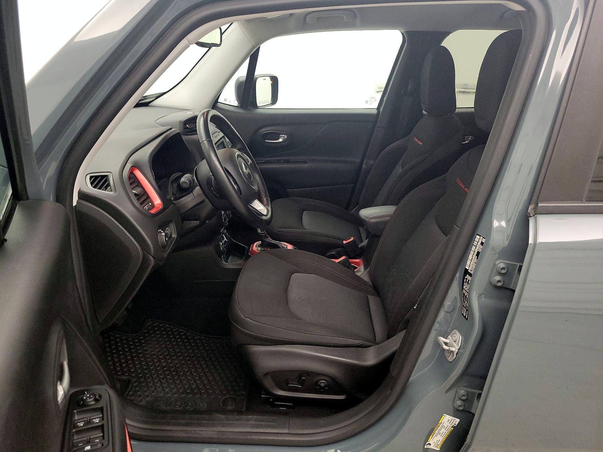 Thumbnail: 2017 Jeep Renegade - 11