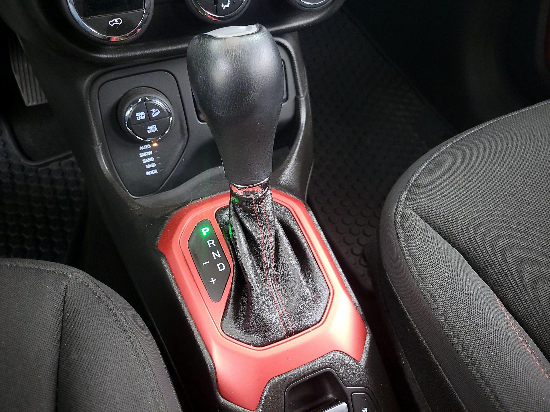 Thumbnail: 2017 Jeep Renegade - 17