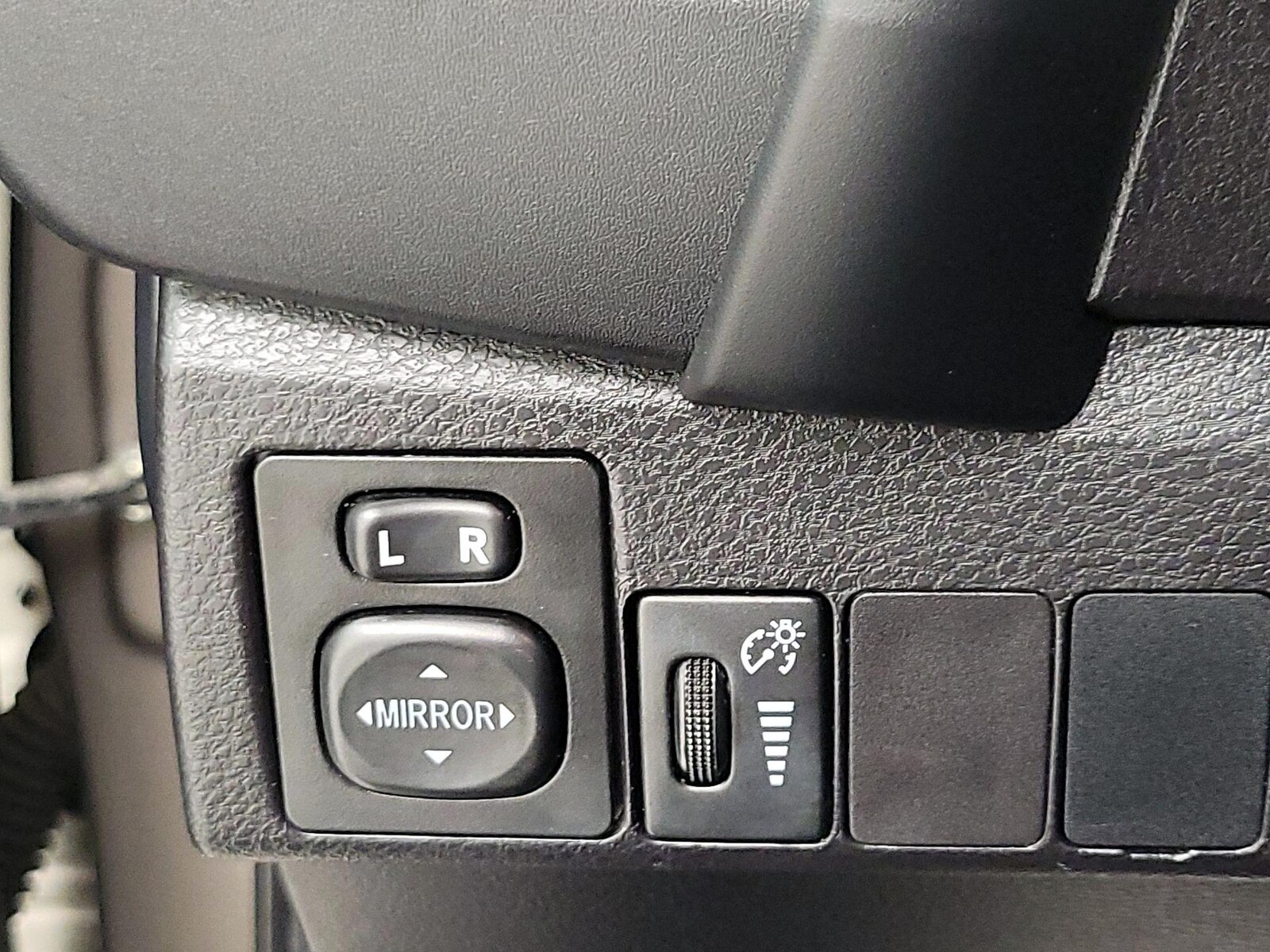 2018 Toyota Corolla LE - Photo 14