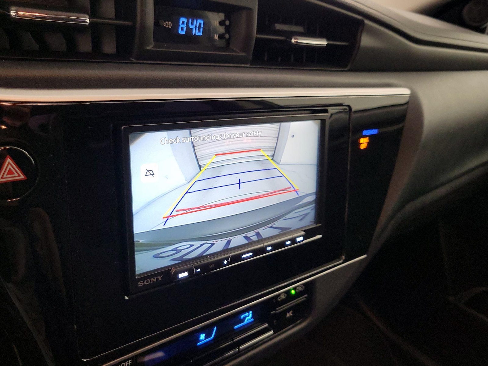 2018 Toyota Corolla LE - Photo 15