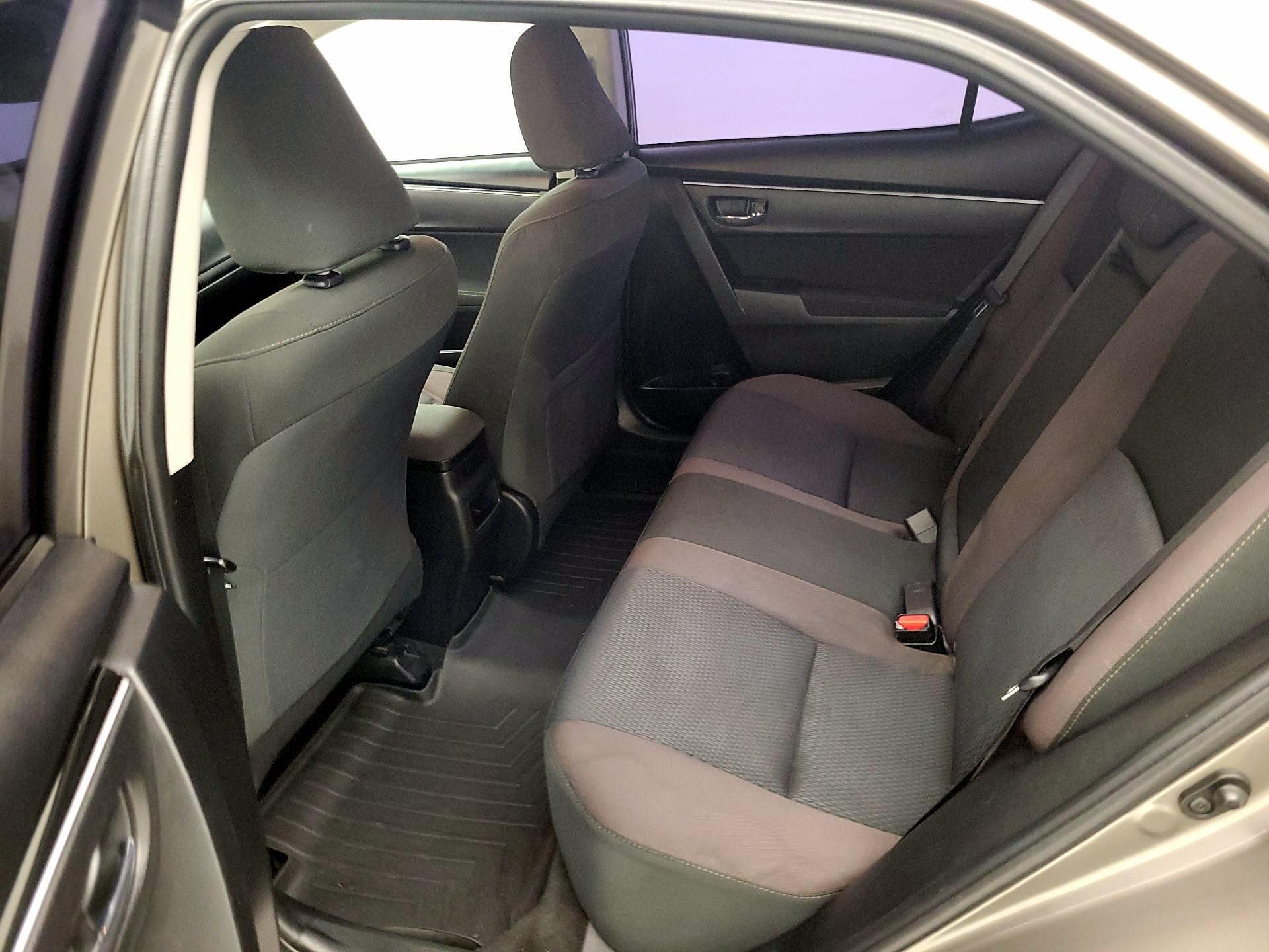 Thumbnail: 2018 Toyota Corolla - 18