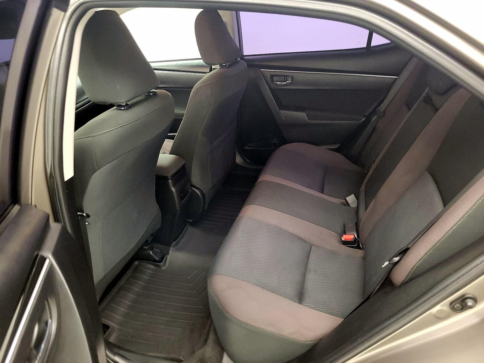 2018 Toyota Corolla LE - Photo 19