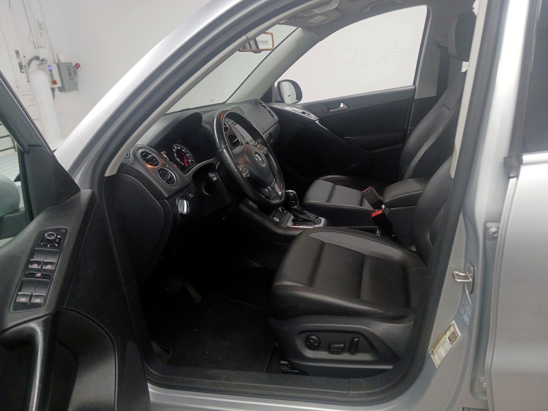 Thumbnail: 2017 Volkswagen Tiguan - 11