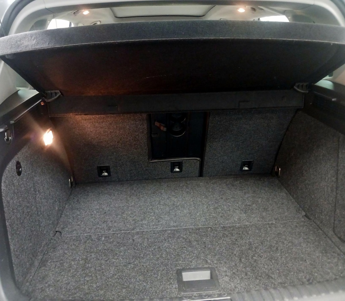 Trunk/Cargo (Seats Up)