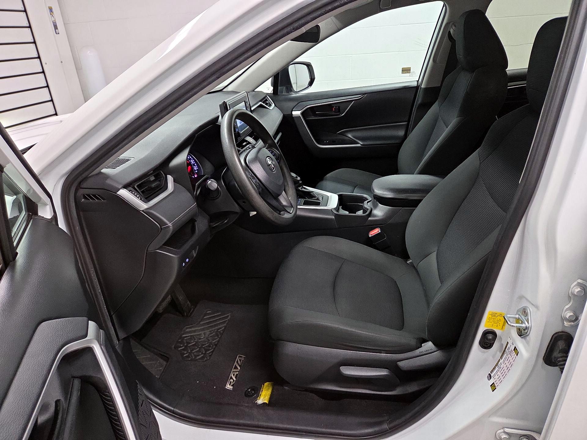 Thumbnail: 2019 Toyota RAV4 - 11