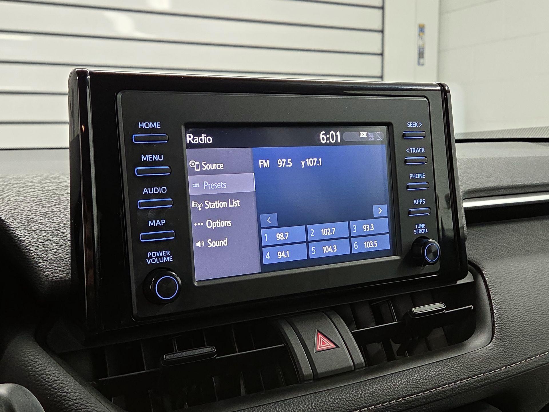 Thumbnail: 2019 Toyota RAV4 - 15
