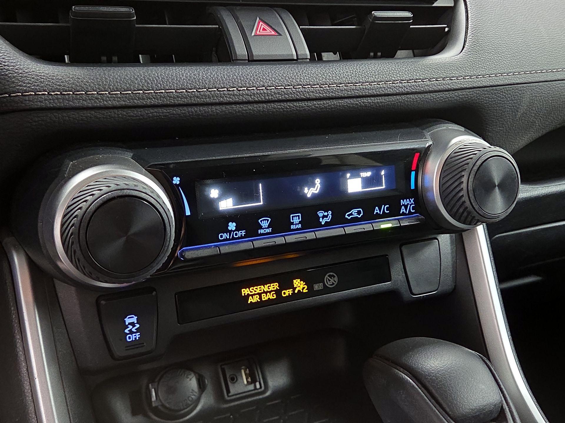 Thumbnail: 2019 Toyota RAV4 - 16