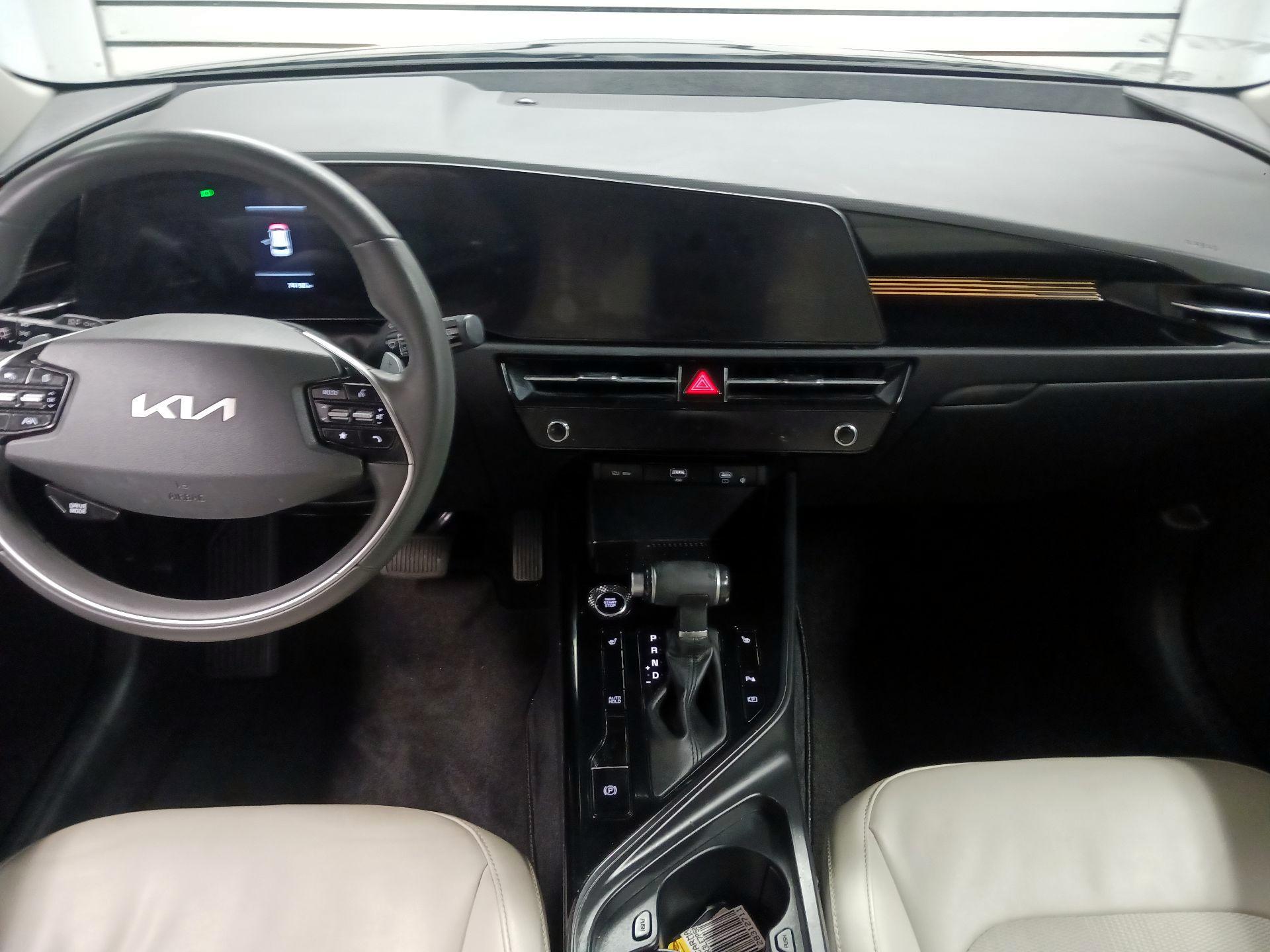 Thumbnail: 2023 Kia Niro - 9