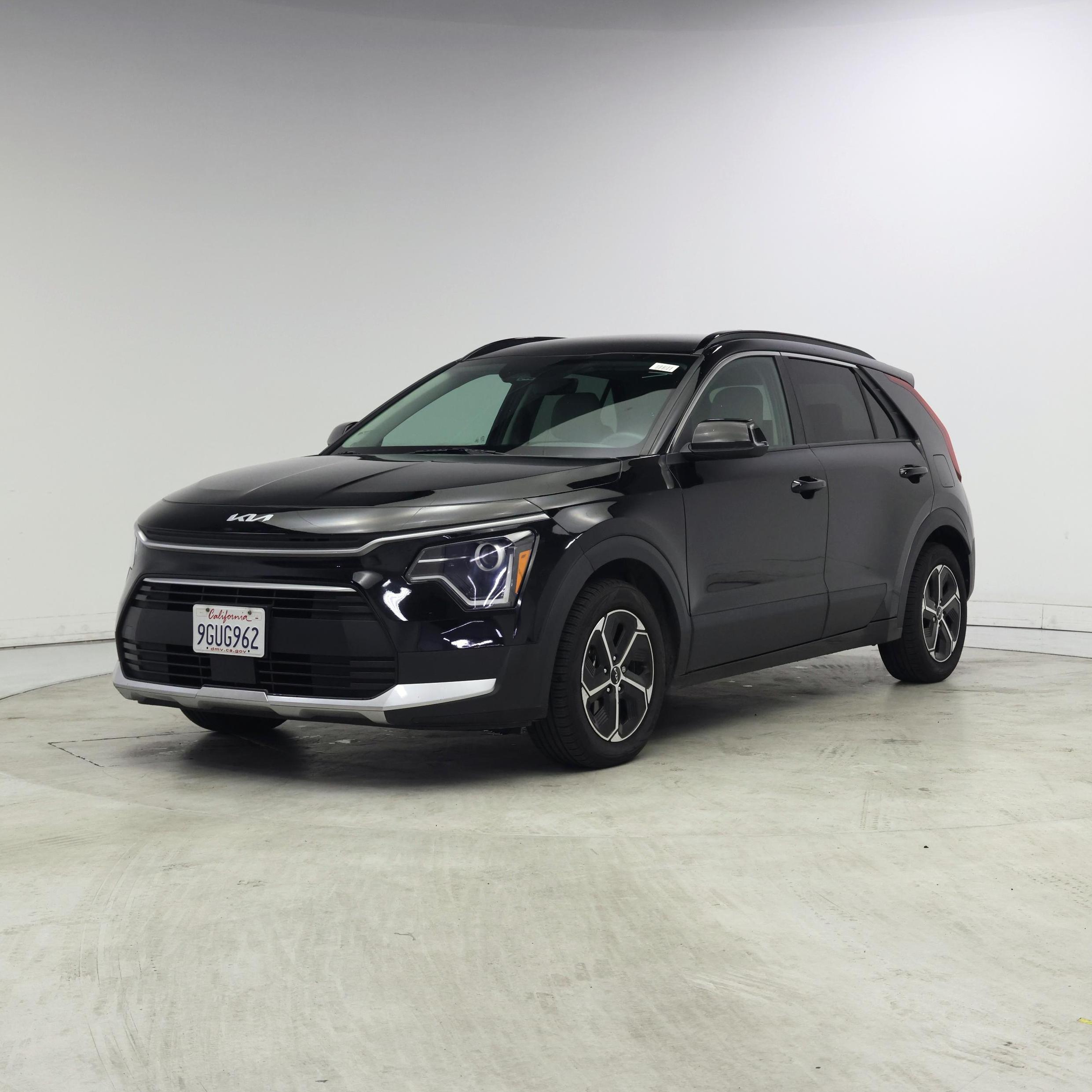 Thumbnail: 2023 Kia Niro - 4