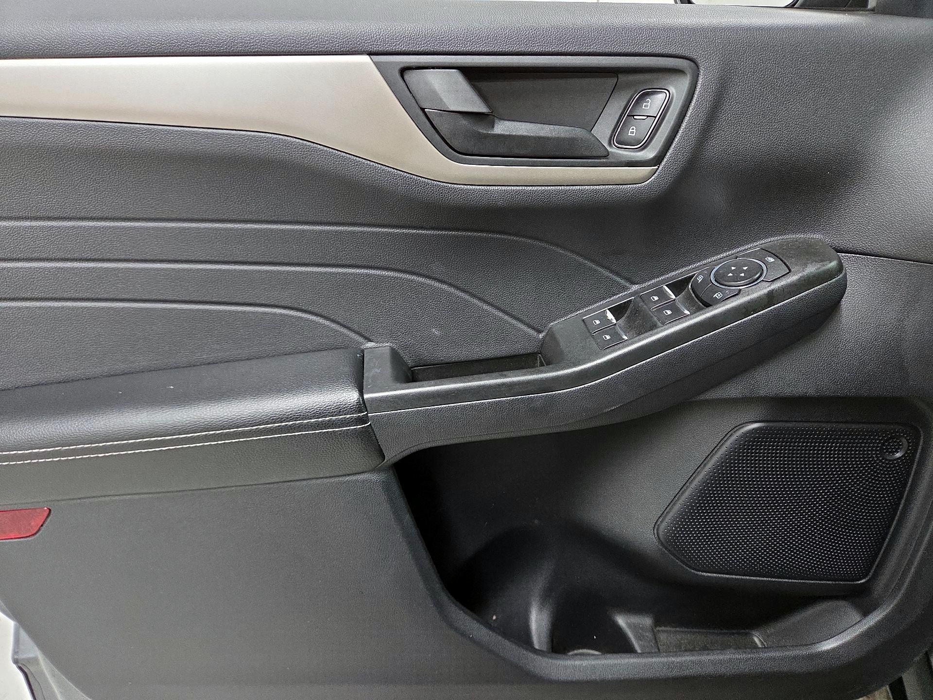 Thumbnail: 2022 Ford Escape - 12