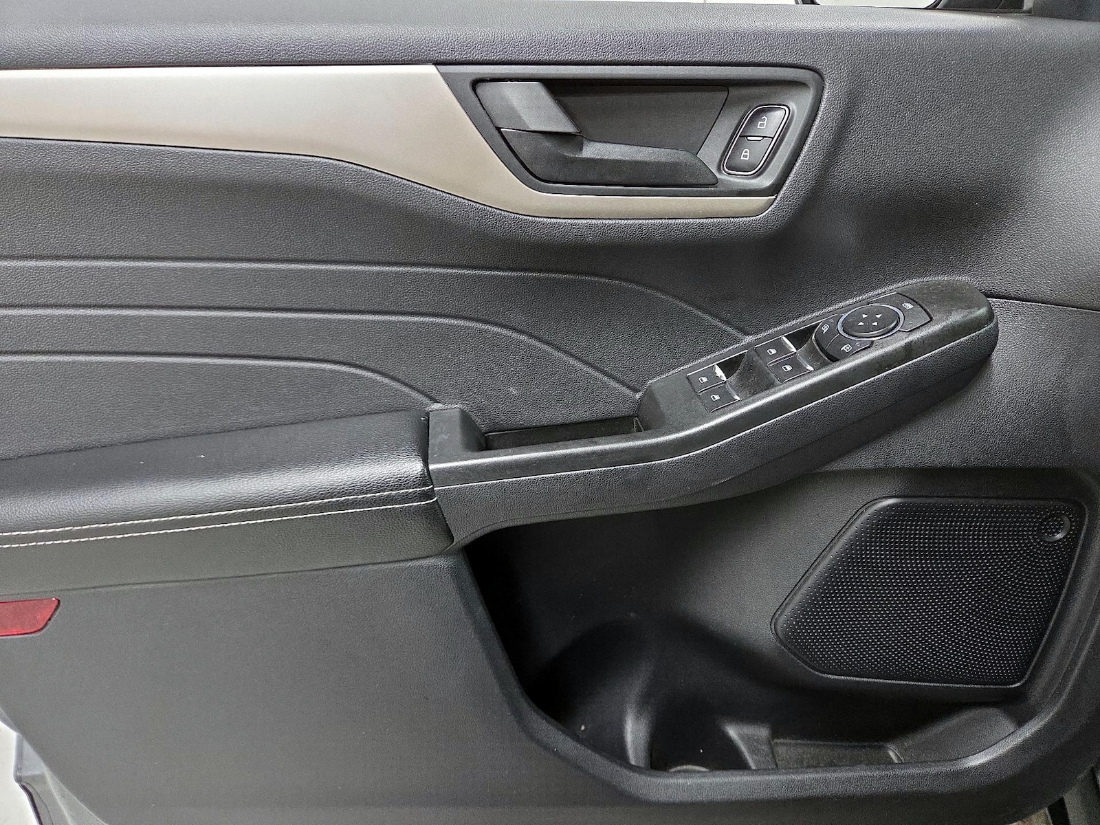 2022 Ford Escape SE - Photo 13