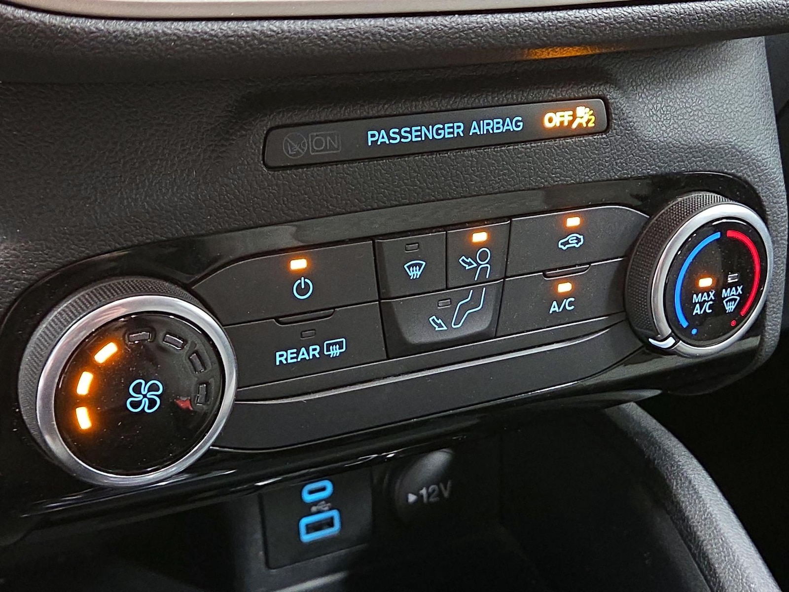 2022 Ford Escape SE - Photo 17