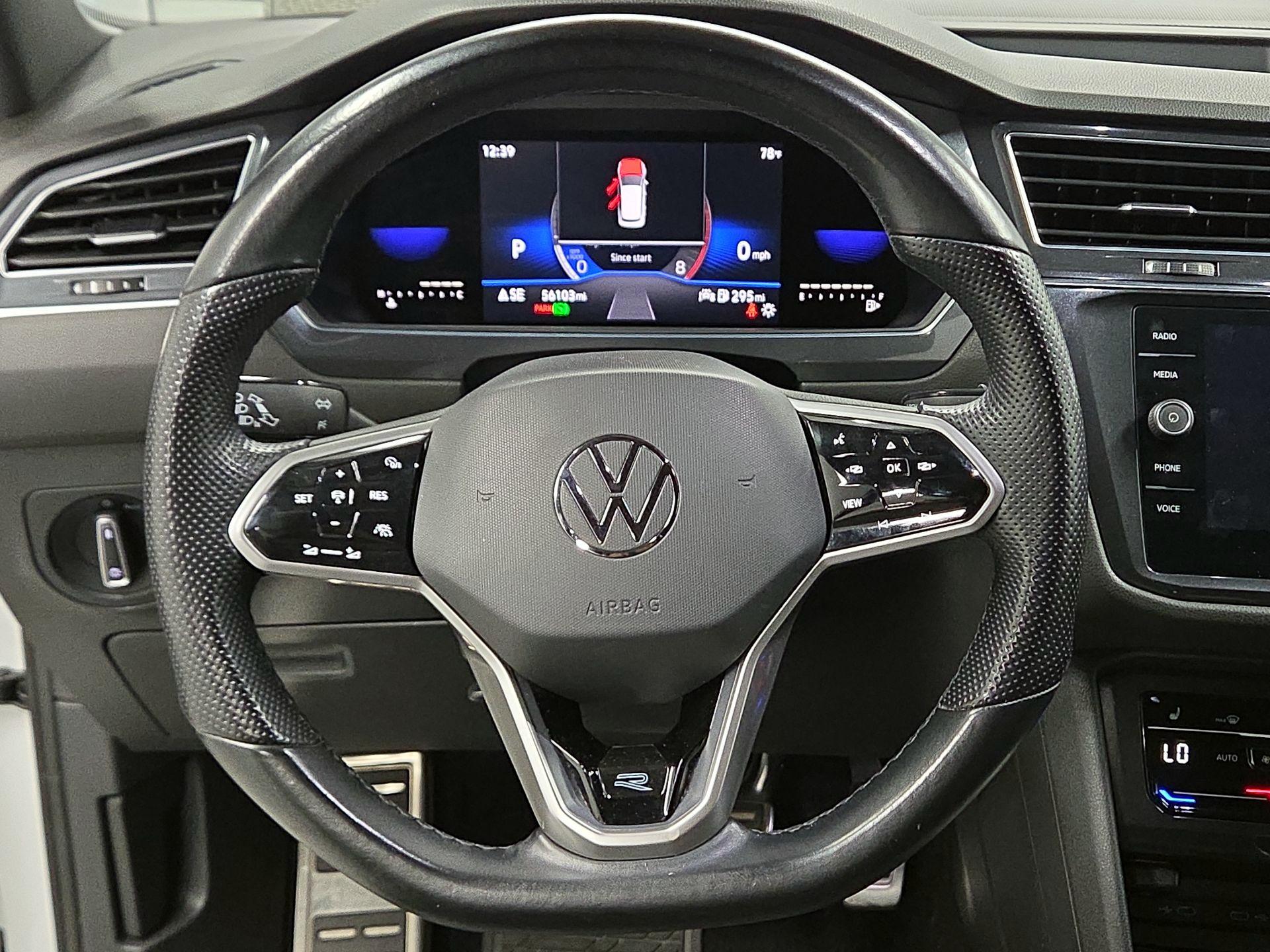 Thumbnail: 2022 Volkswagen Tiguan - 10