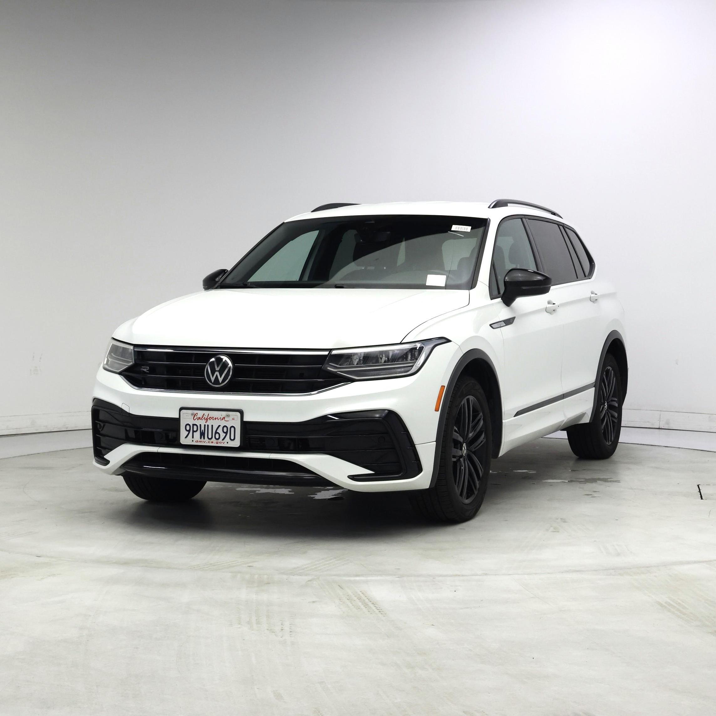 Thumbnail: 2022 Volkswagen Tiguan - 4