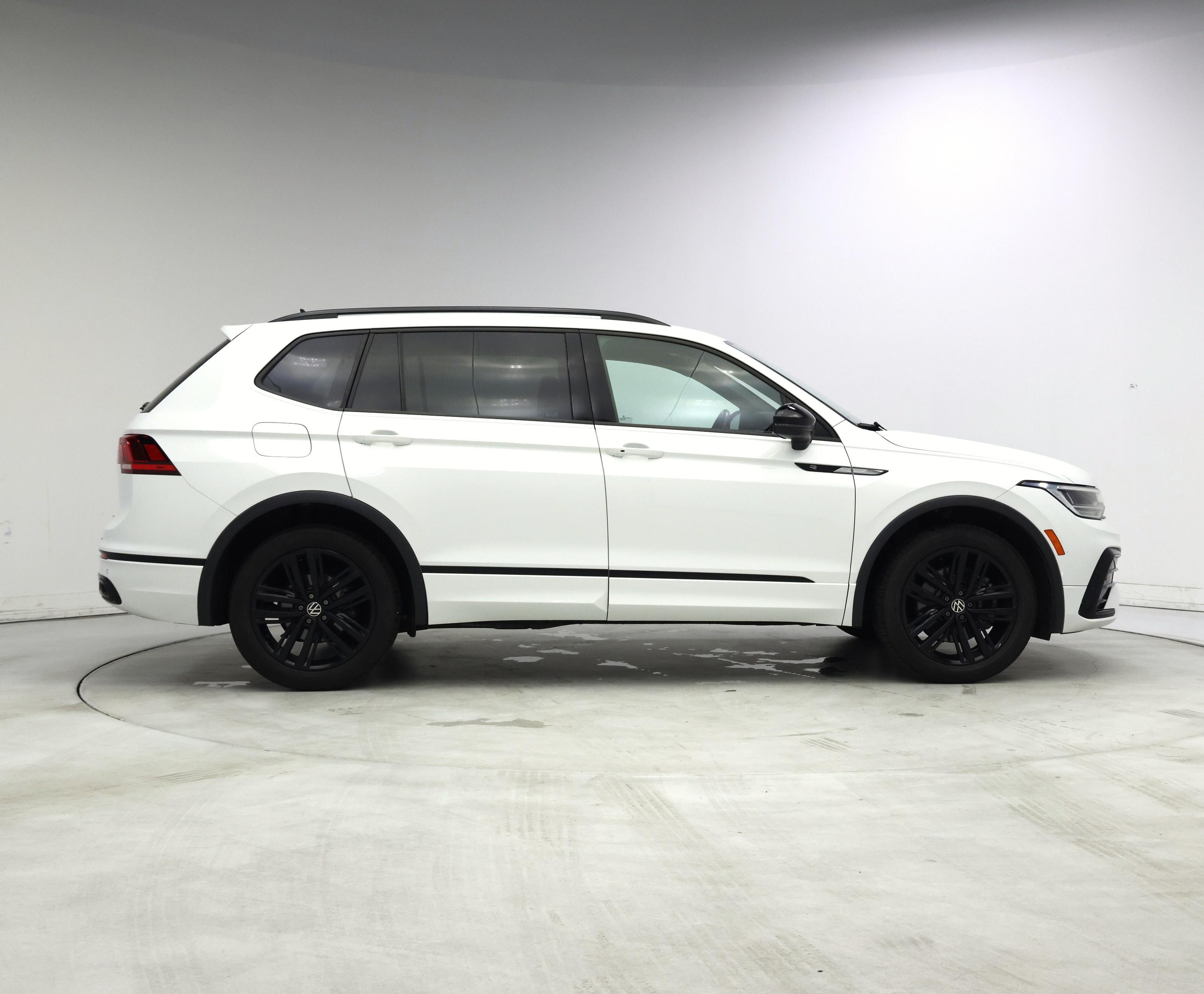 Thumbnail: 2022 Volkswagen Tiguan - 7
