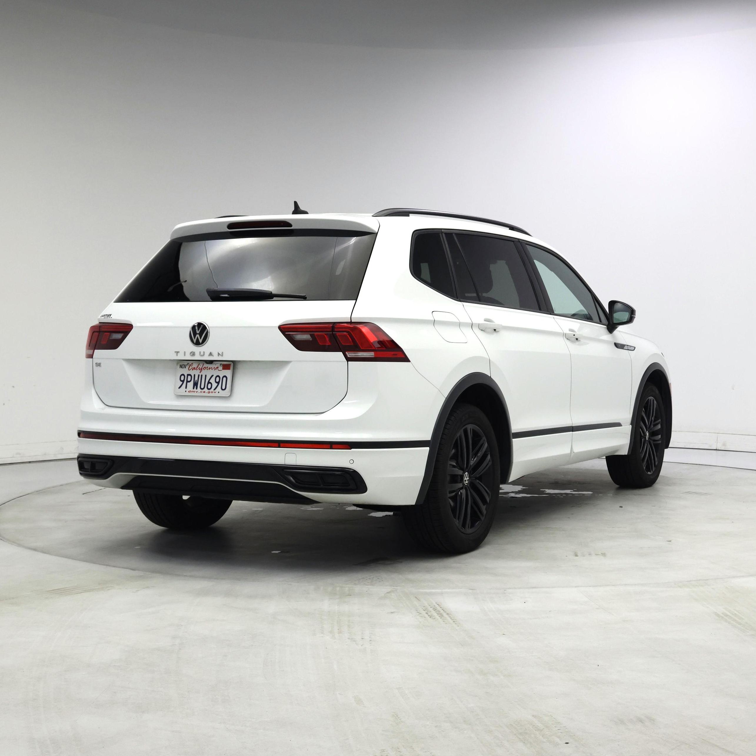 Thumbnail: 2022 Volkswagen Tiguan - 8