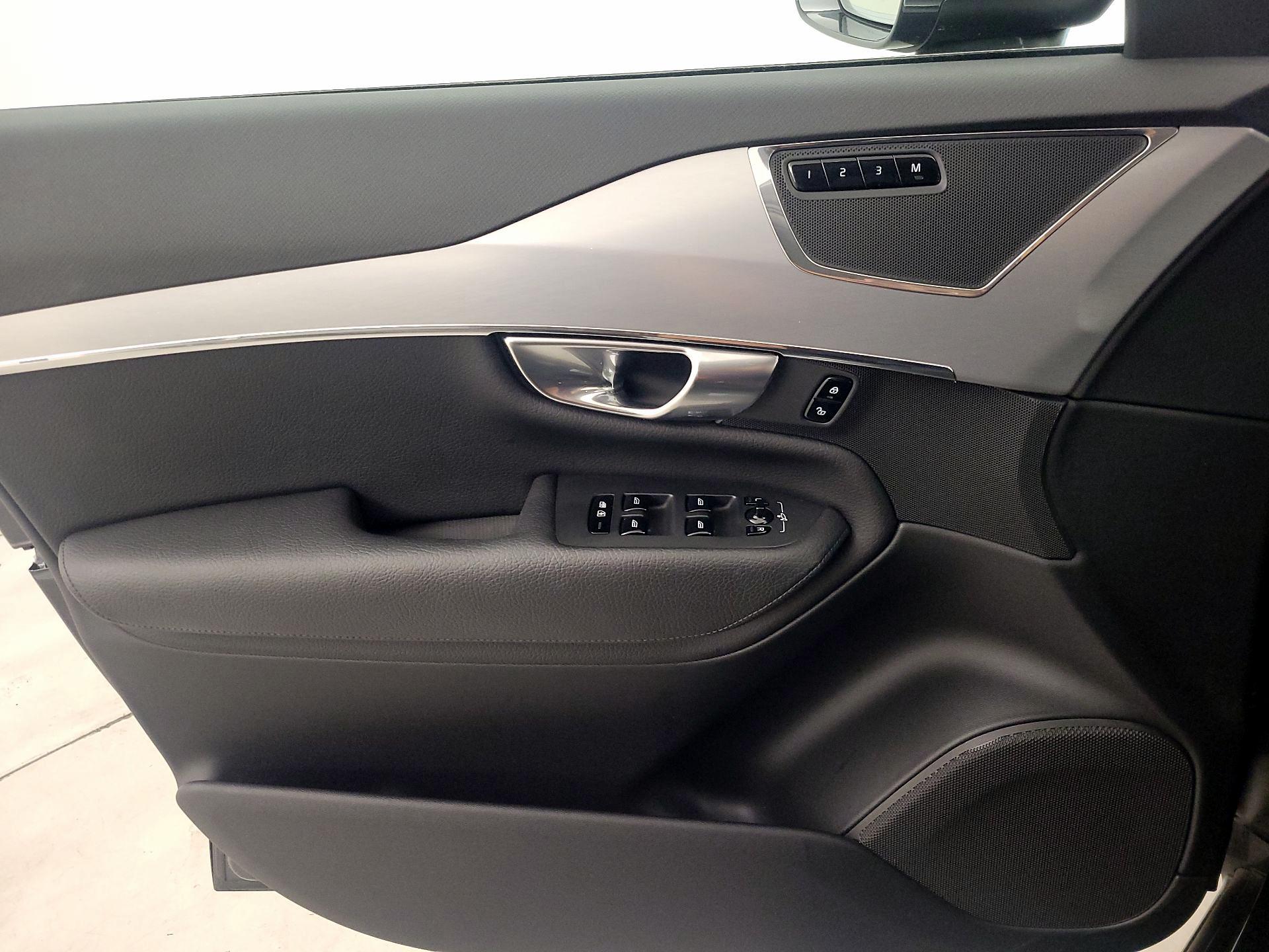 Thumbnail: 2017 Volvo XC90 - 12