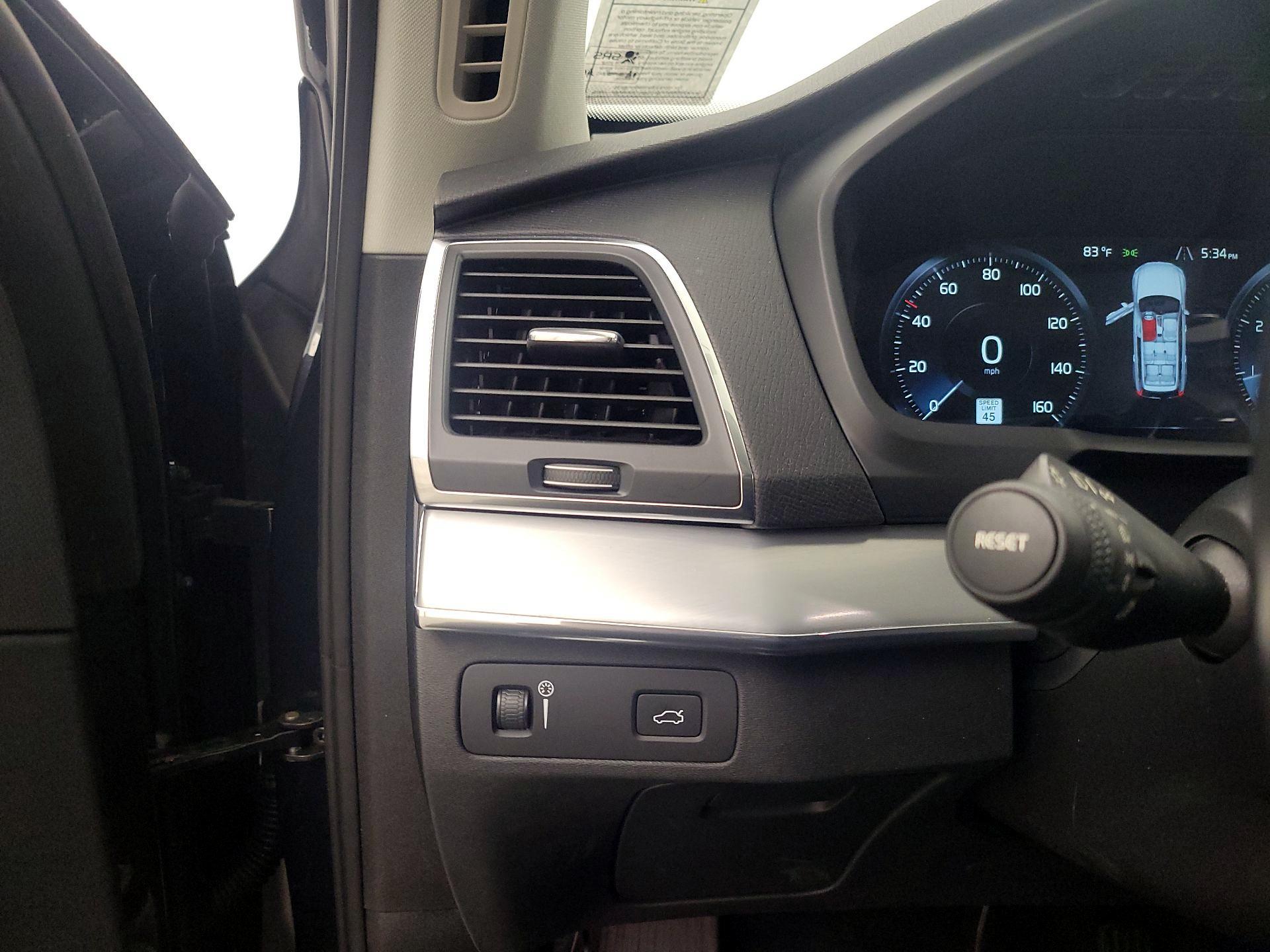 Thumbnail: 2017 Volvo XC90 - 13