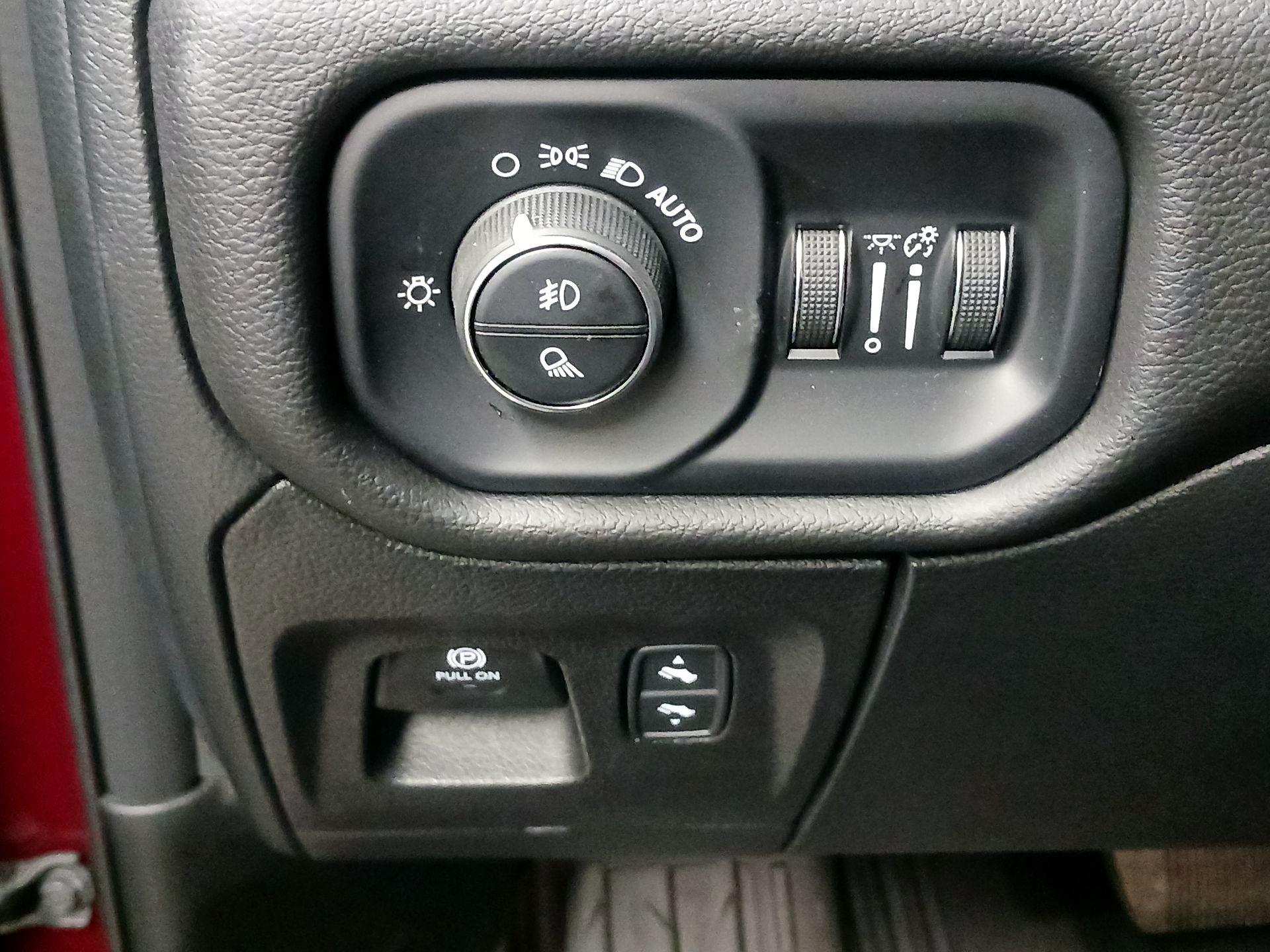 Thumbnail: 2025 RAM 1500 - 13