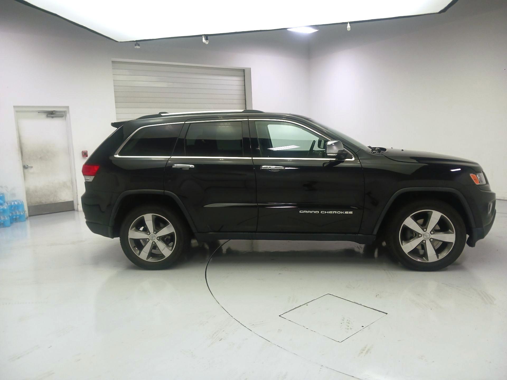 Thumbnail: 2015 Jeep Grand Cherokee - 4