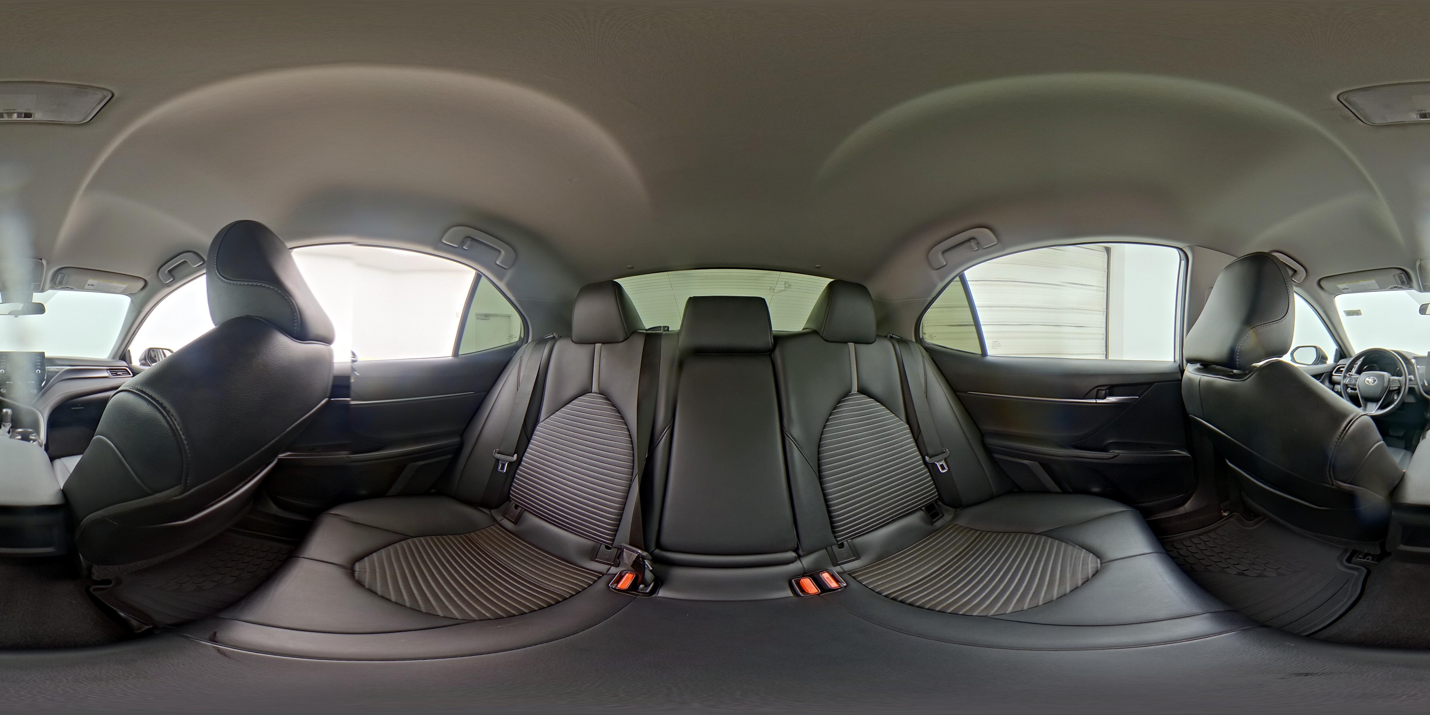 2021 Toyota Camry SE - Photo 25