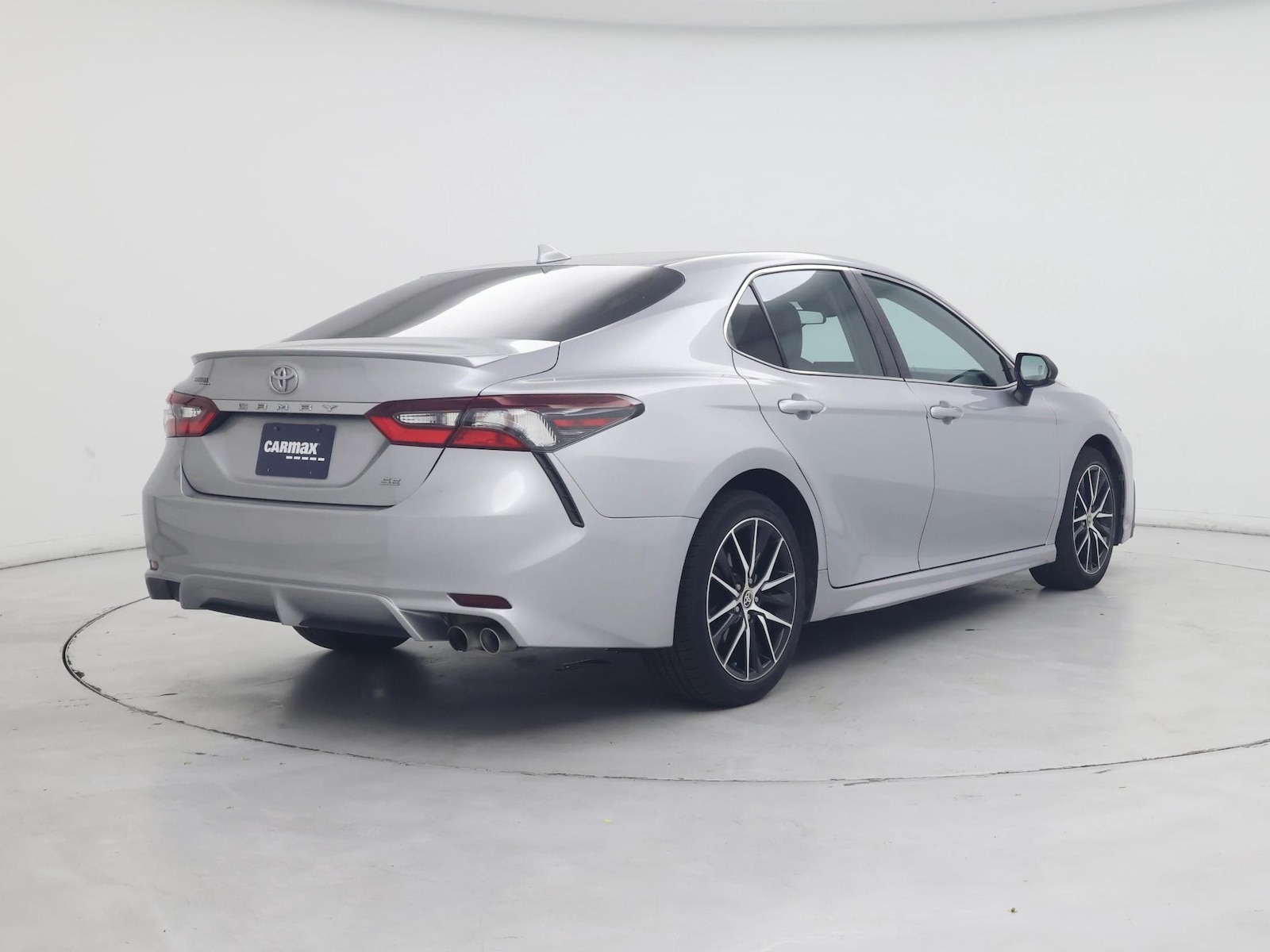 2021 Toyota Camry SE - Photo 9