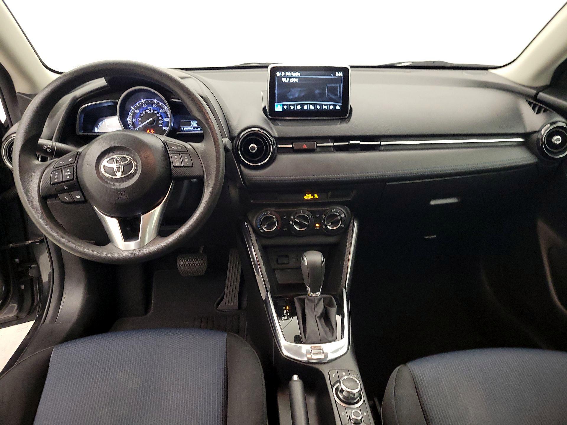 Thumbnail: 2017 Toyota Yaris iA - 9
