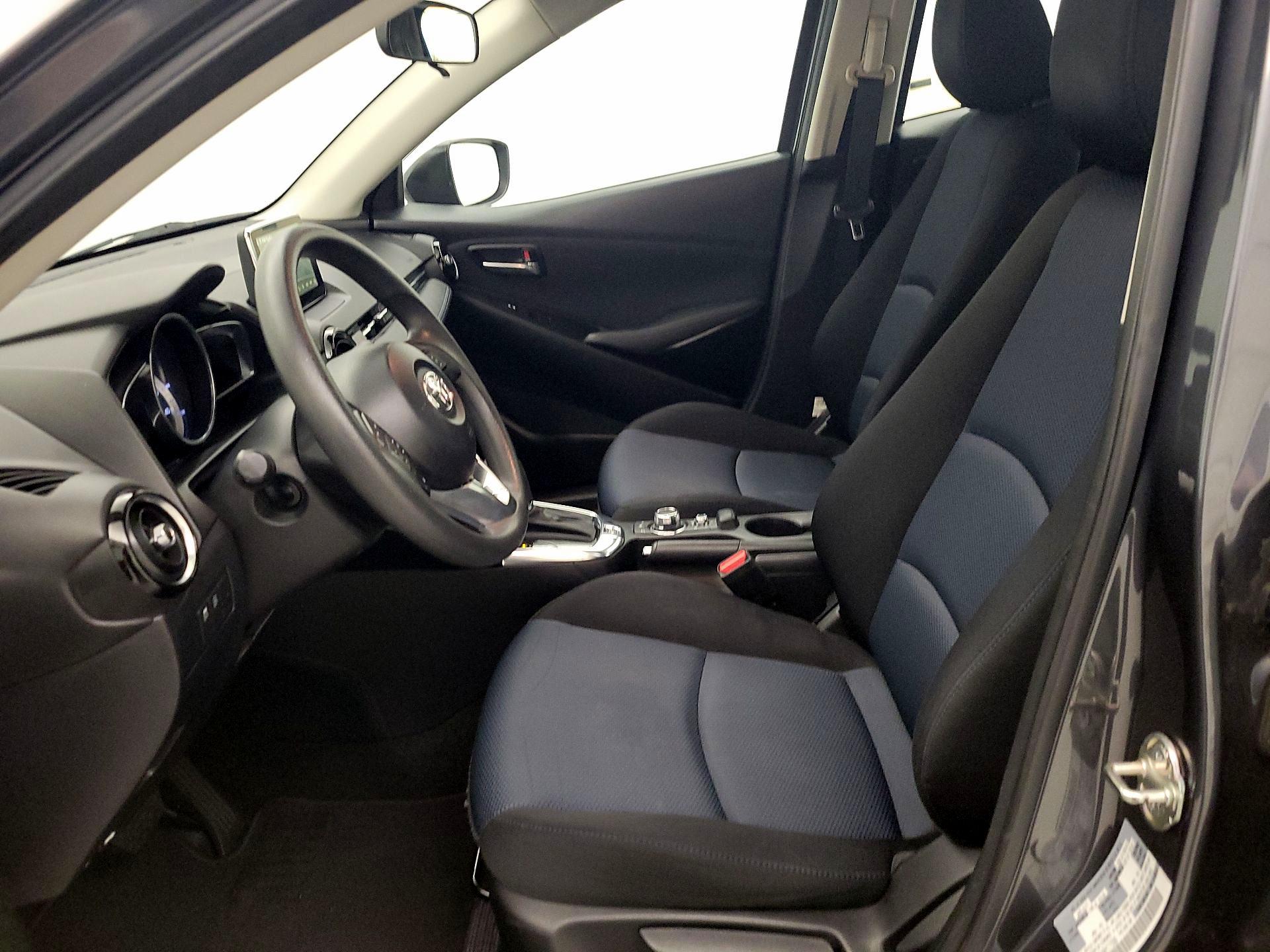 Thumbnail: 2017 Toyota Yaris iA - 11
