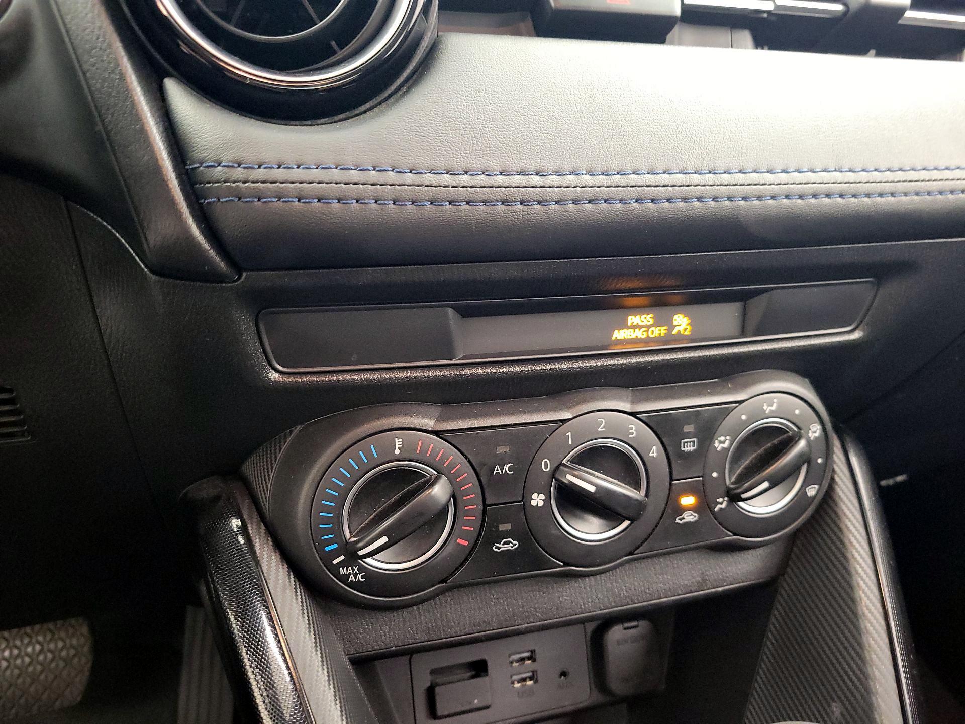 Thumbnail: 2017 Toyota Yaris iA - 16