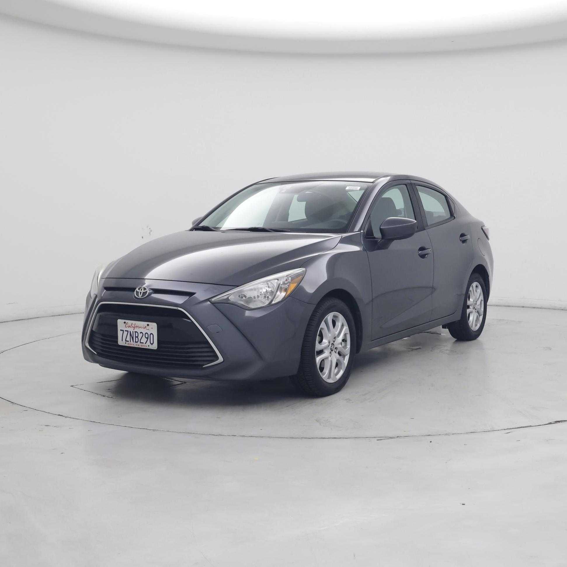 Thumbnail: 2017 Toyota Yaris iA - 4