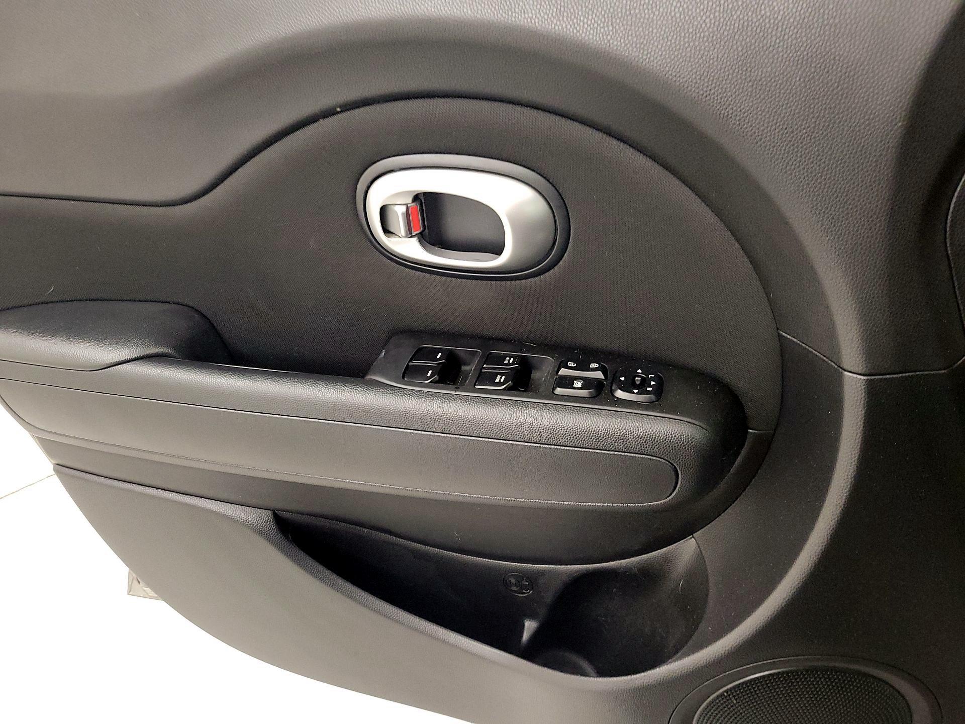 Thumbnail: 2016 Kia Soul - 12