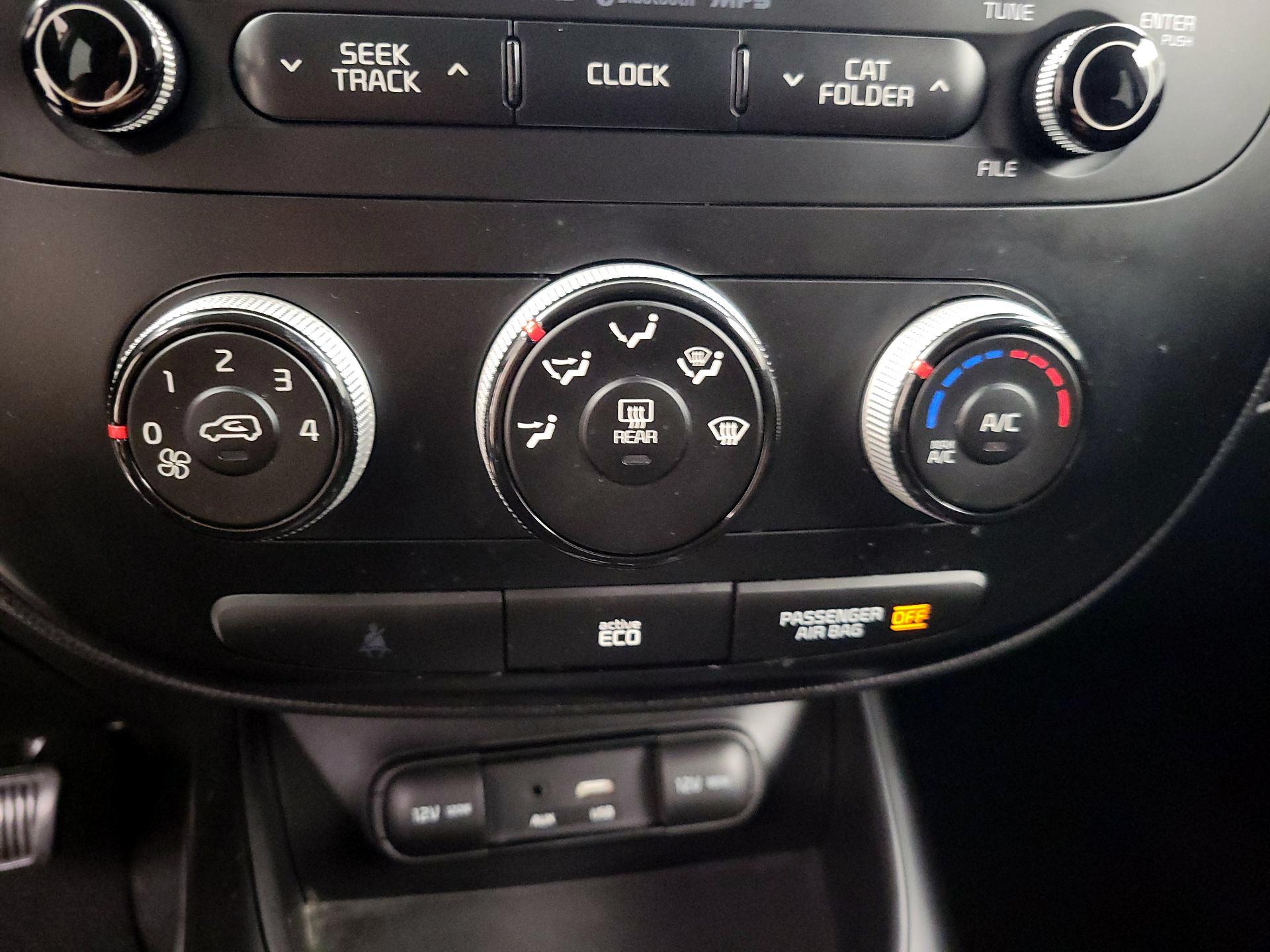 Thumbnail: 2016 Kia Soul - 16